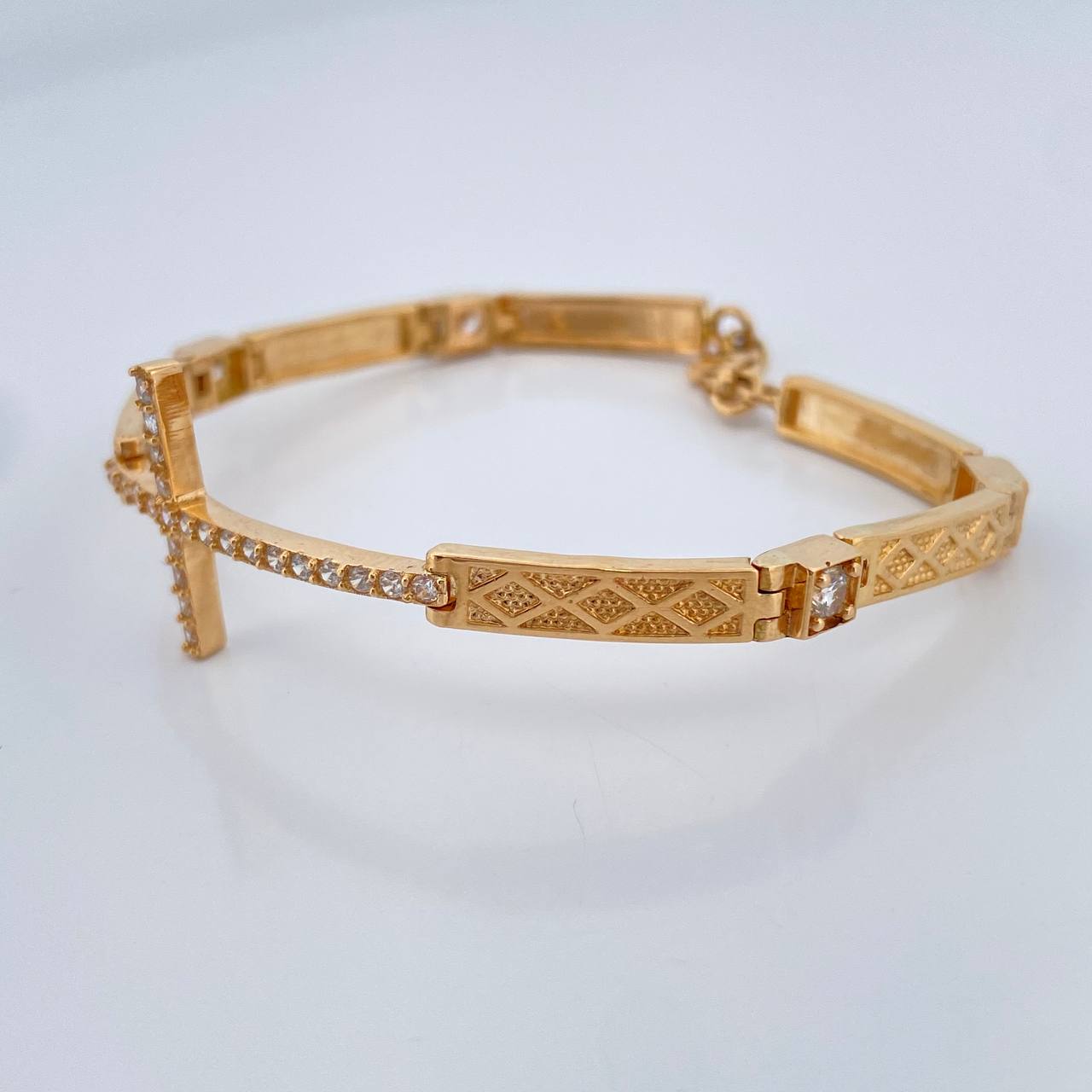 Pulso Reticulado Cruz 10.4gr / 6 1/4 in / 4mm Oro Amarillo 18K %