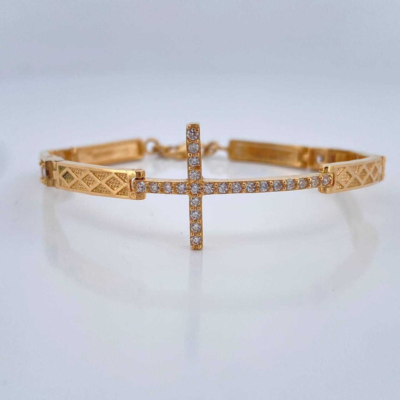 Pulso Reticulado Cruz 10.4gr / 6 1/4 in / 4mm Oro Amarillo 18K %