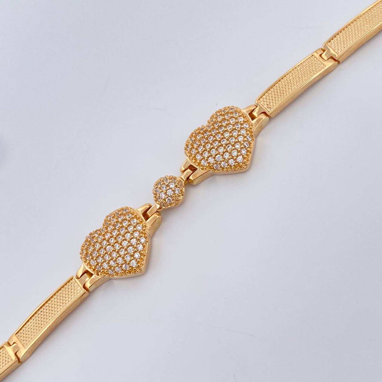 Pulso Reticulado Corazones 11.4gr / 6 1/2 in / 4mm Oro Amarillo 18K %