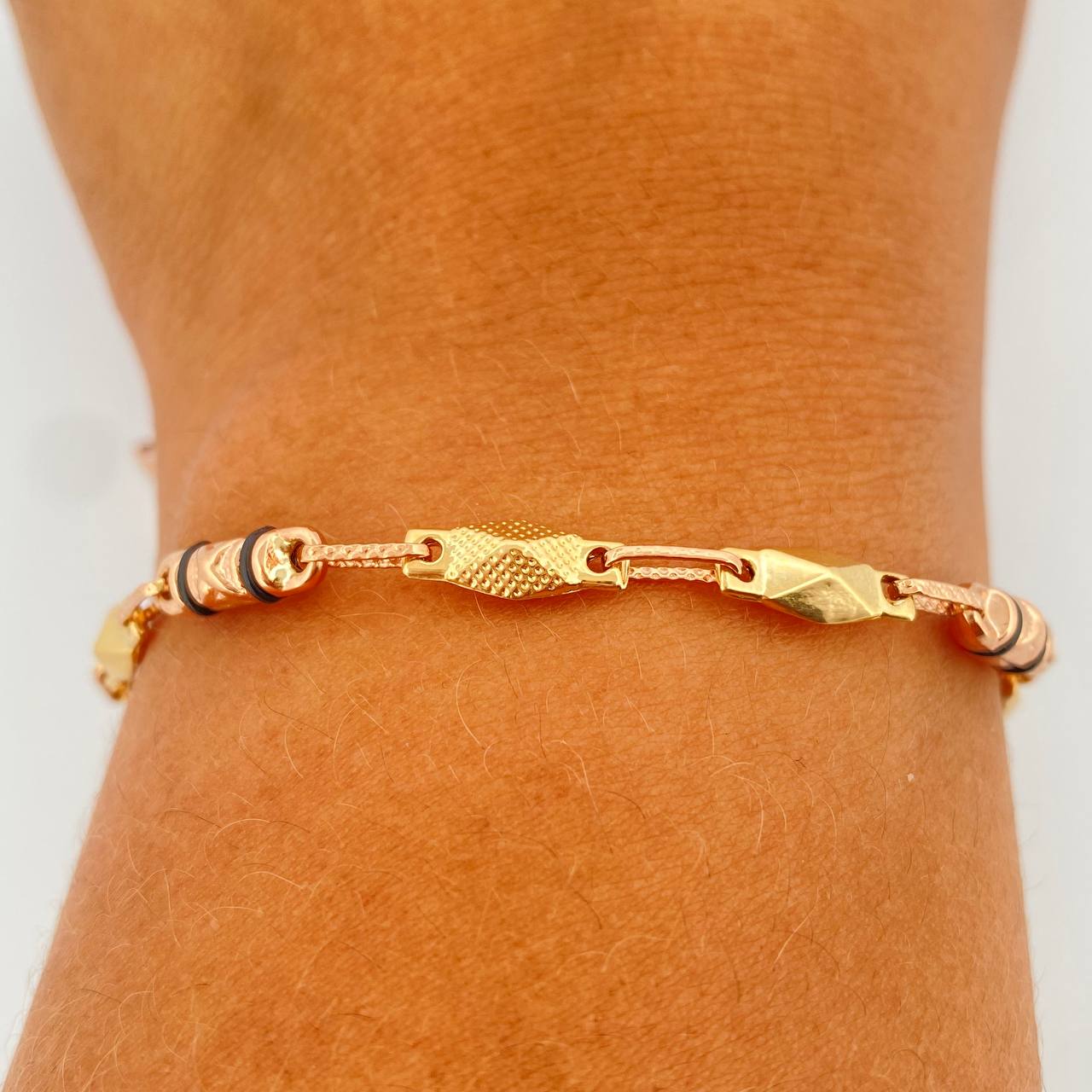 Pulso Rustica Barril X 5.25gr / 9 1/2 in / 4.8mm Dos Oros Amarillo Rosa 18K %