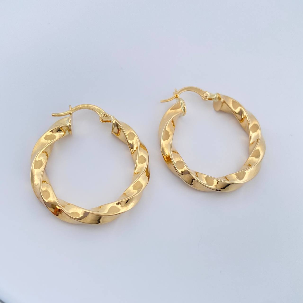 Candongas Kari 3.3gr / 1 1/4 in / Oro Amarillo 18K %