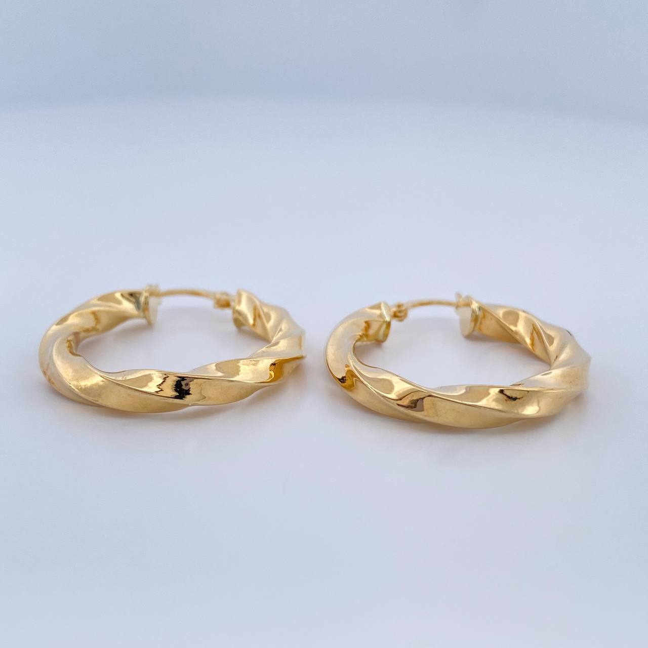 Candongas Kari 3.3gr / 1 1/4 in / Oro Amarillo 18K %