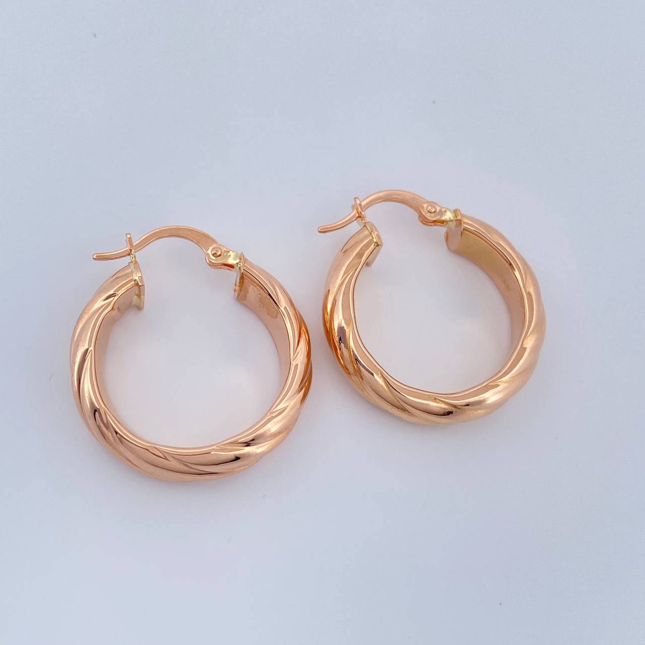 Candongas Semi 4.4gr / 1 in / Oro Rosa 18K %