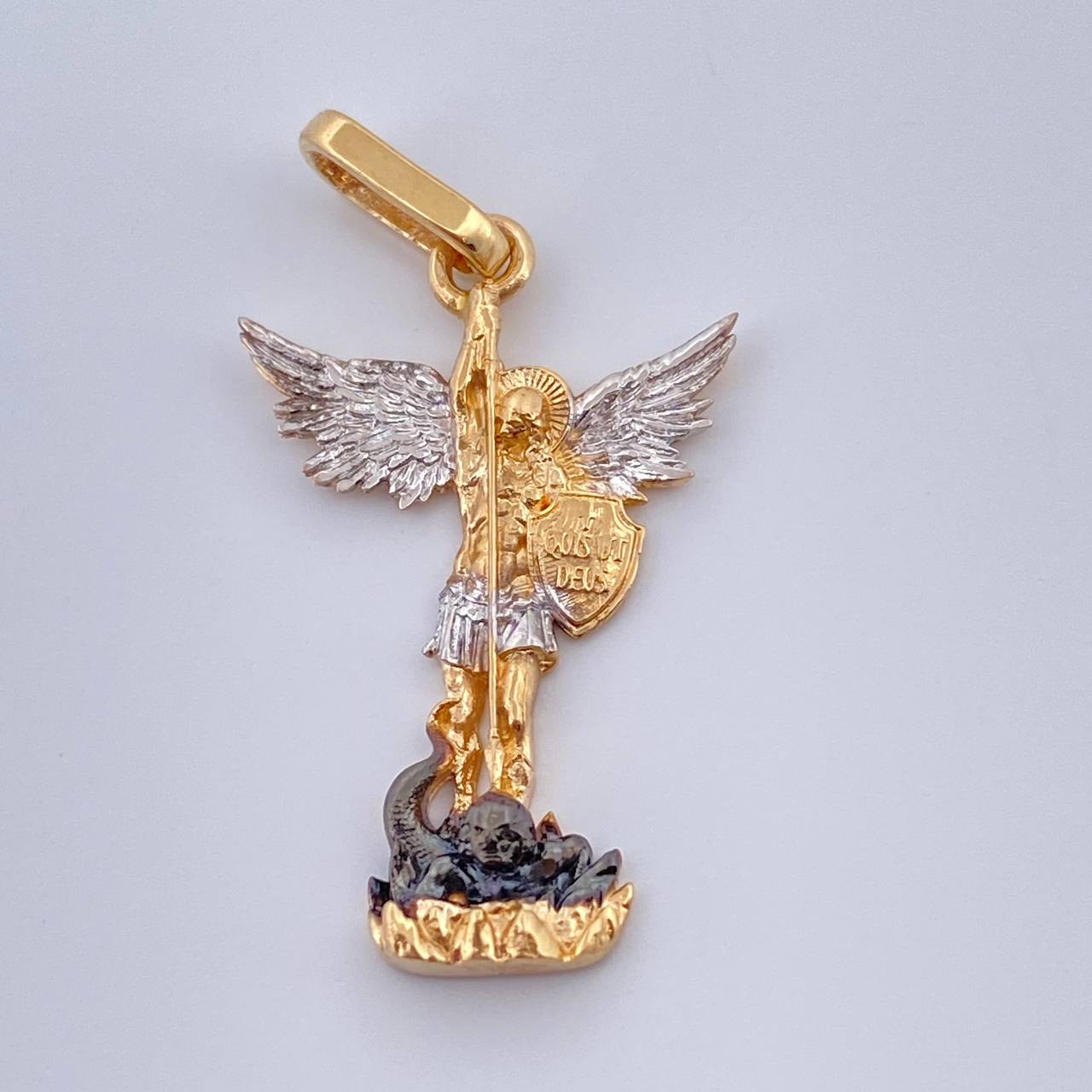 Dije San Miguel 1.7gr / 1 in / Tres Oros 18K %