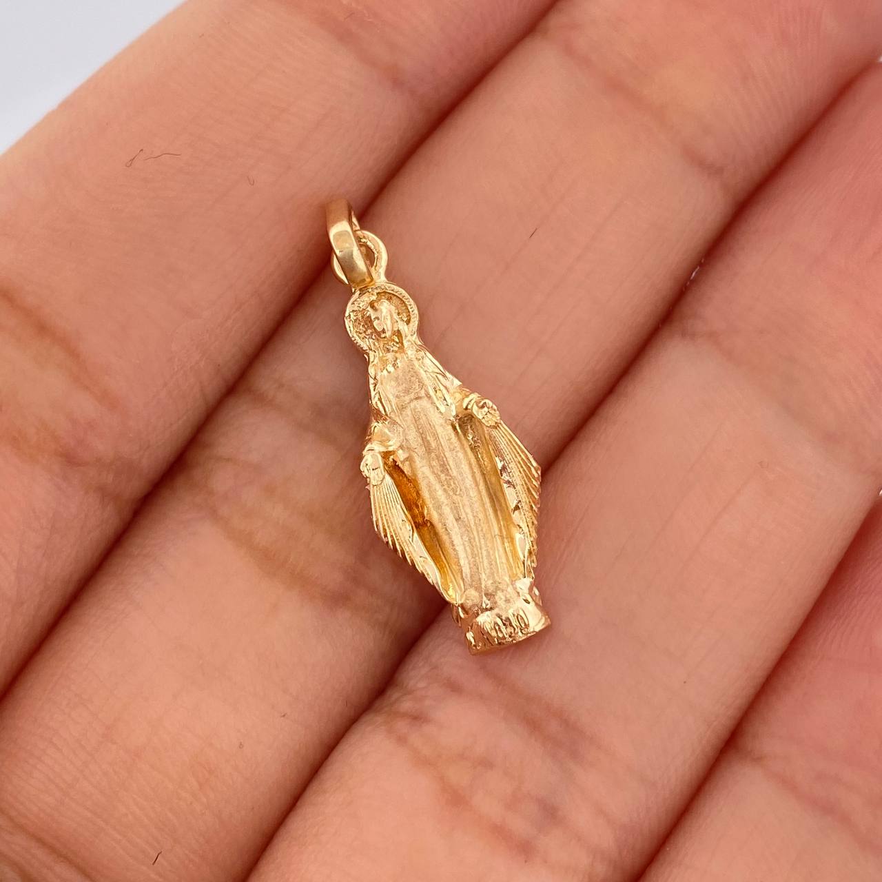 Dije Virgen Milagrosa 2.1gr / 1 in / Oro Amarillo 18K %