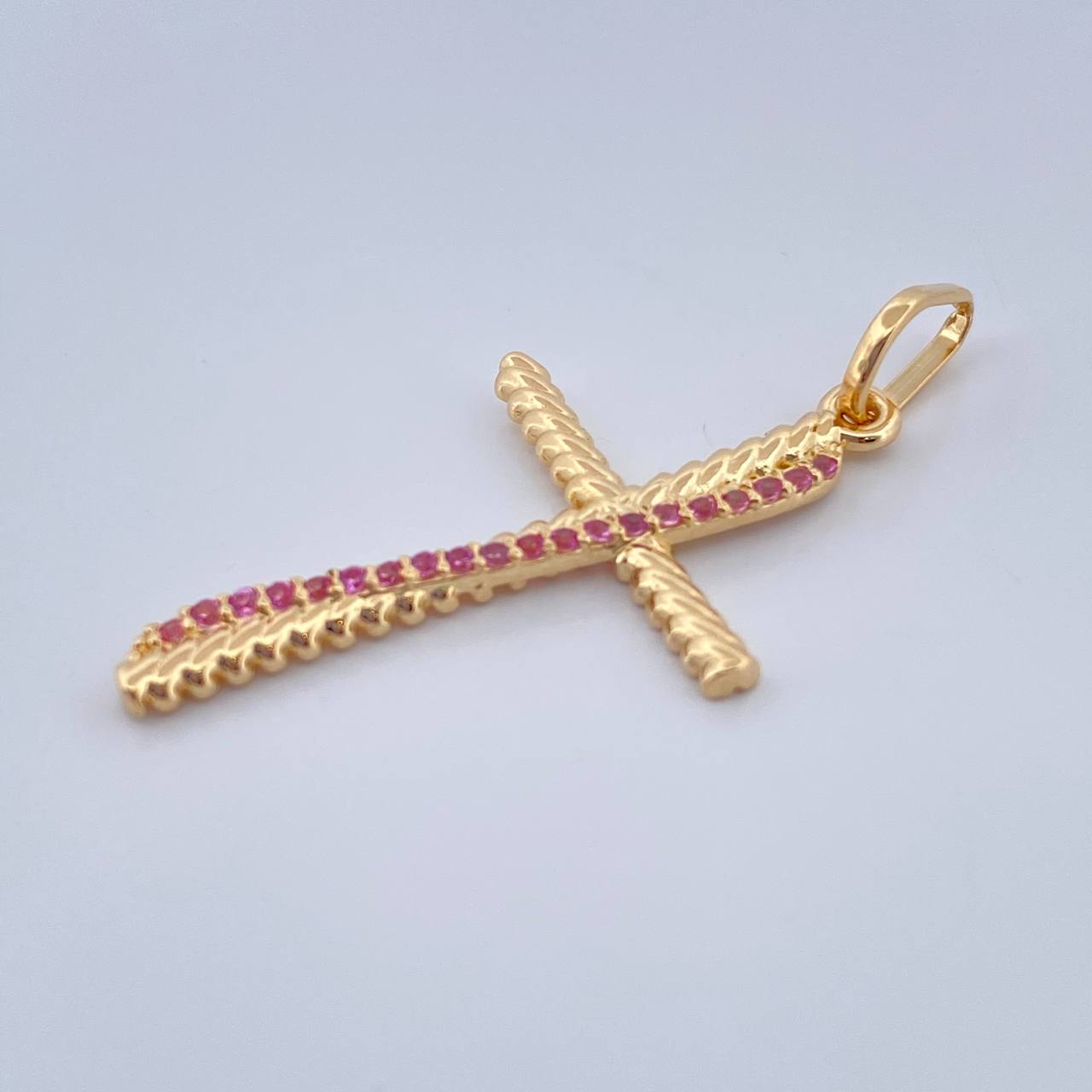 Dije Cruz Trenzada Doble 1.7gr / 1 1/2 in / Oro Amarillo 18K %