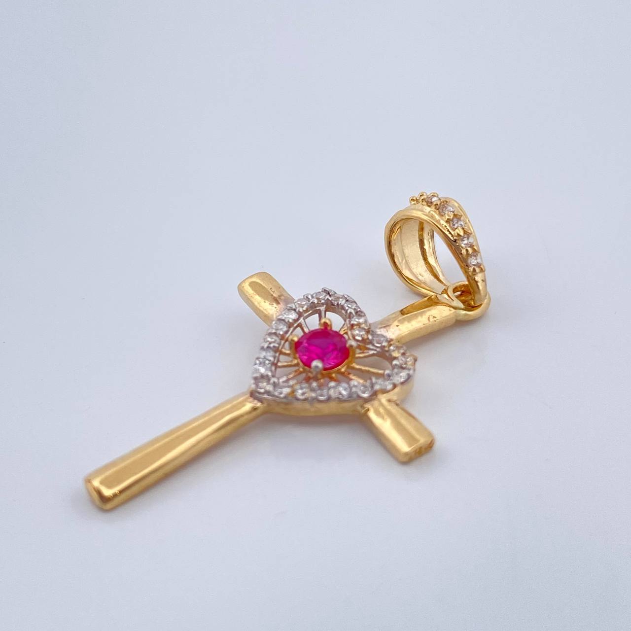 Dije Cruz Corazon 1.55gr / 1 1/2 in / Dos Oros Amarillo Blanco 18K %