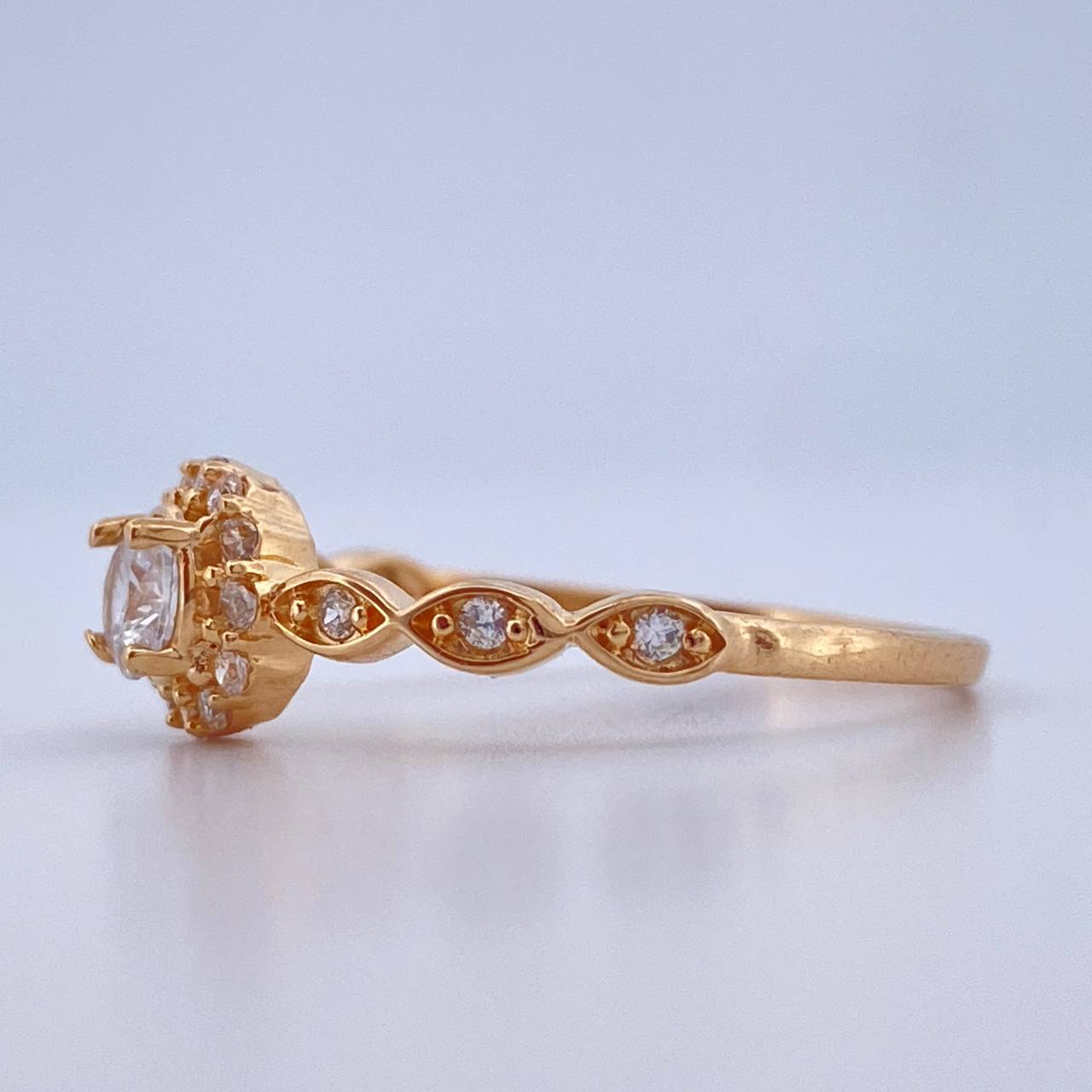 Anillo Halo Ojos 1.85gr / T7 3/4 / Oro Amarillo 18K %