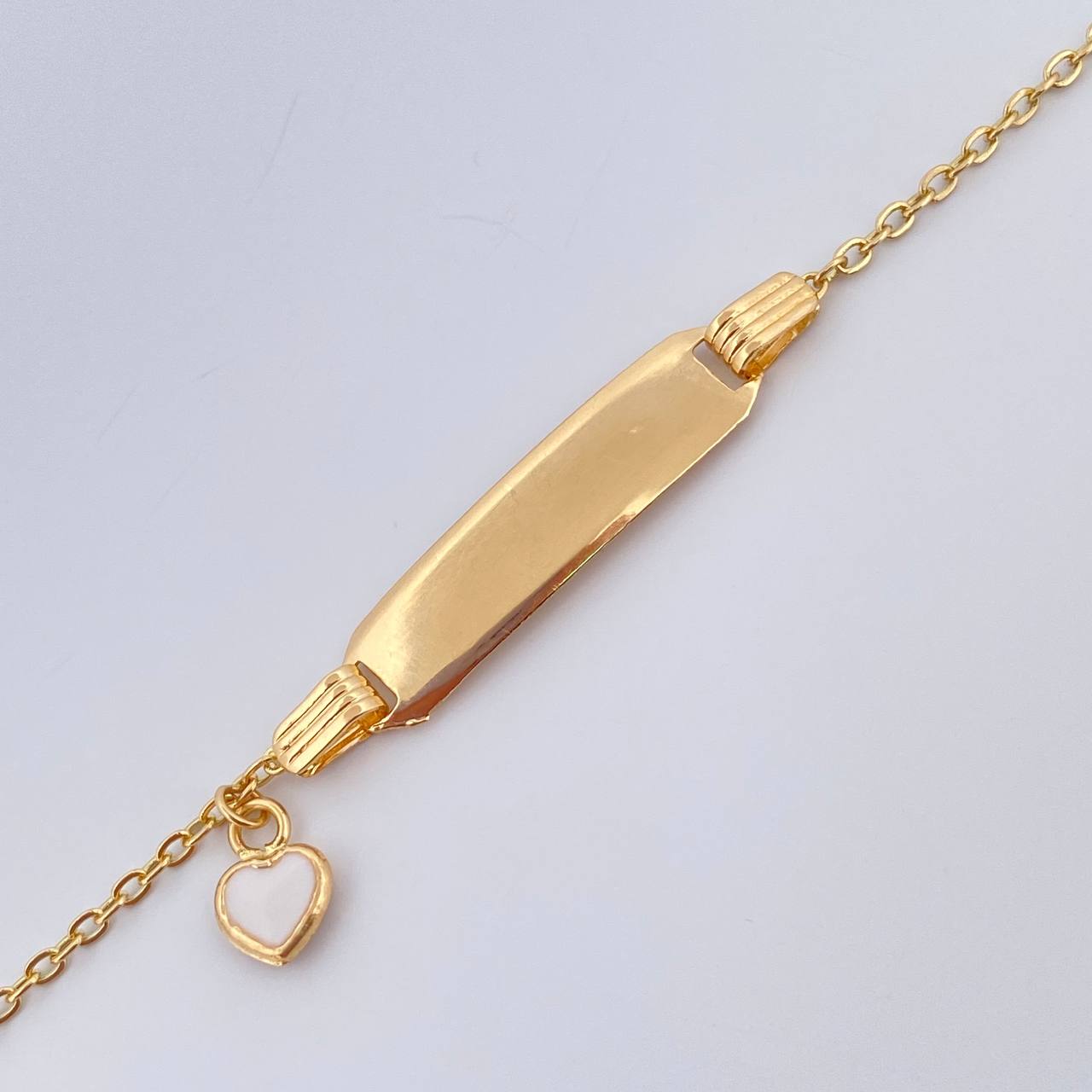 Pulso Aro Seguido Placa Corazon 1.7gr / 6 1/4 in / 1mm Oro Amarillo 18K &