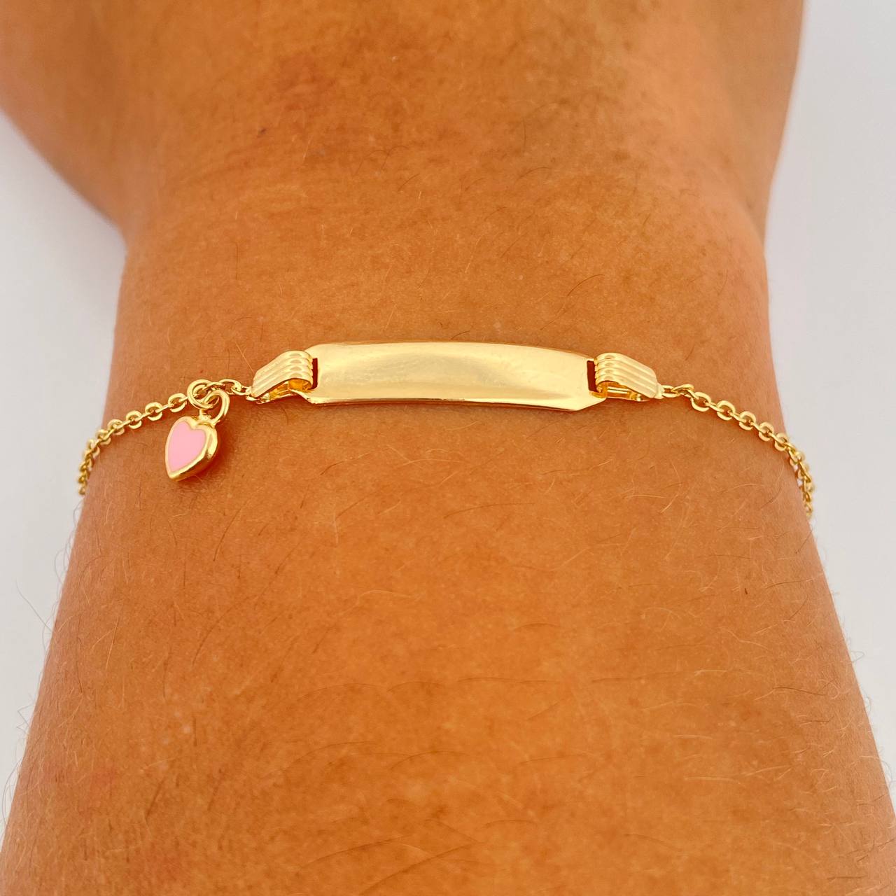 Pulso Bebé Aro Seguido Placa Corazon 1.7gr / 6 1/4 in / 1mm Oro Amarillo 18K &