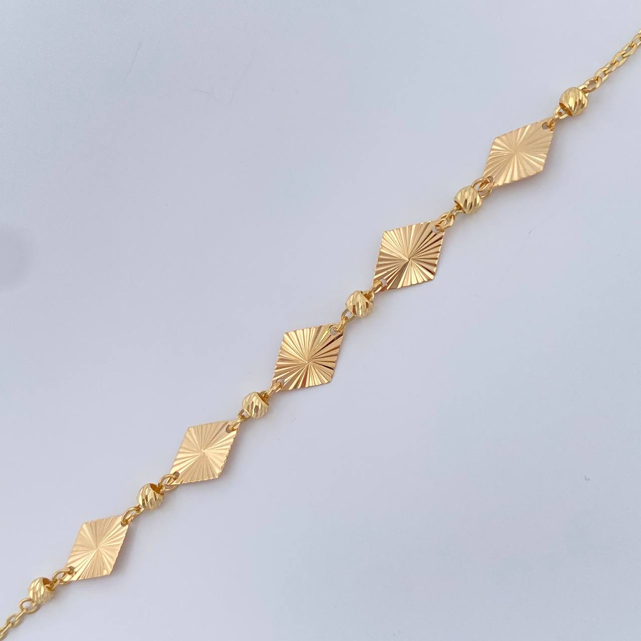 Pulso Aro Seguido Rombos 2gr / 7 1/2 in / 3mm Oro Amarillo 18K &