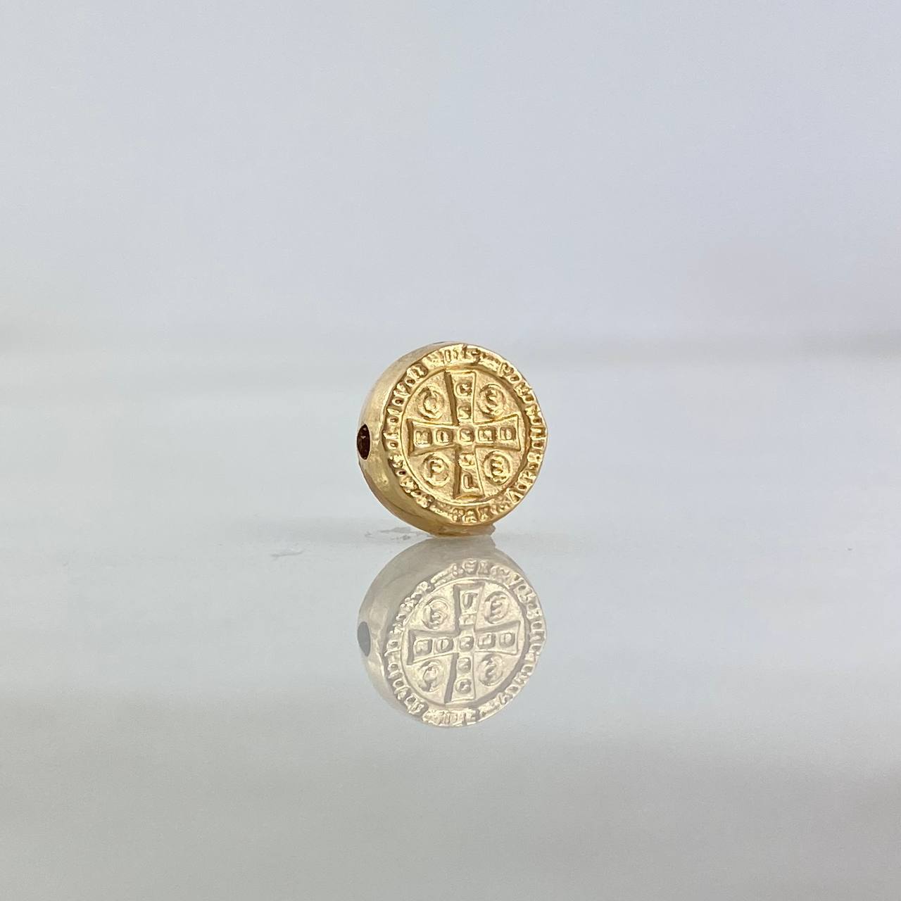 Charm San Benito 0.5gr / 0.4in / Drum 18K Yellow Gold *