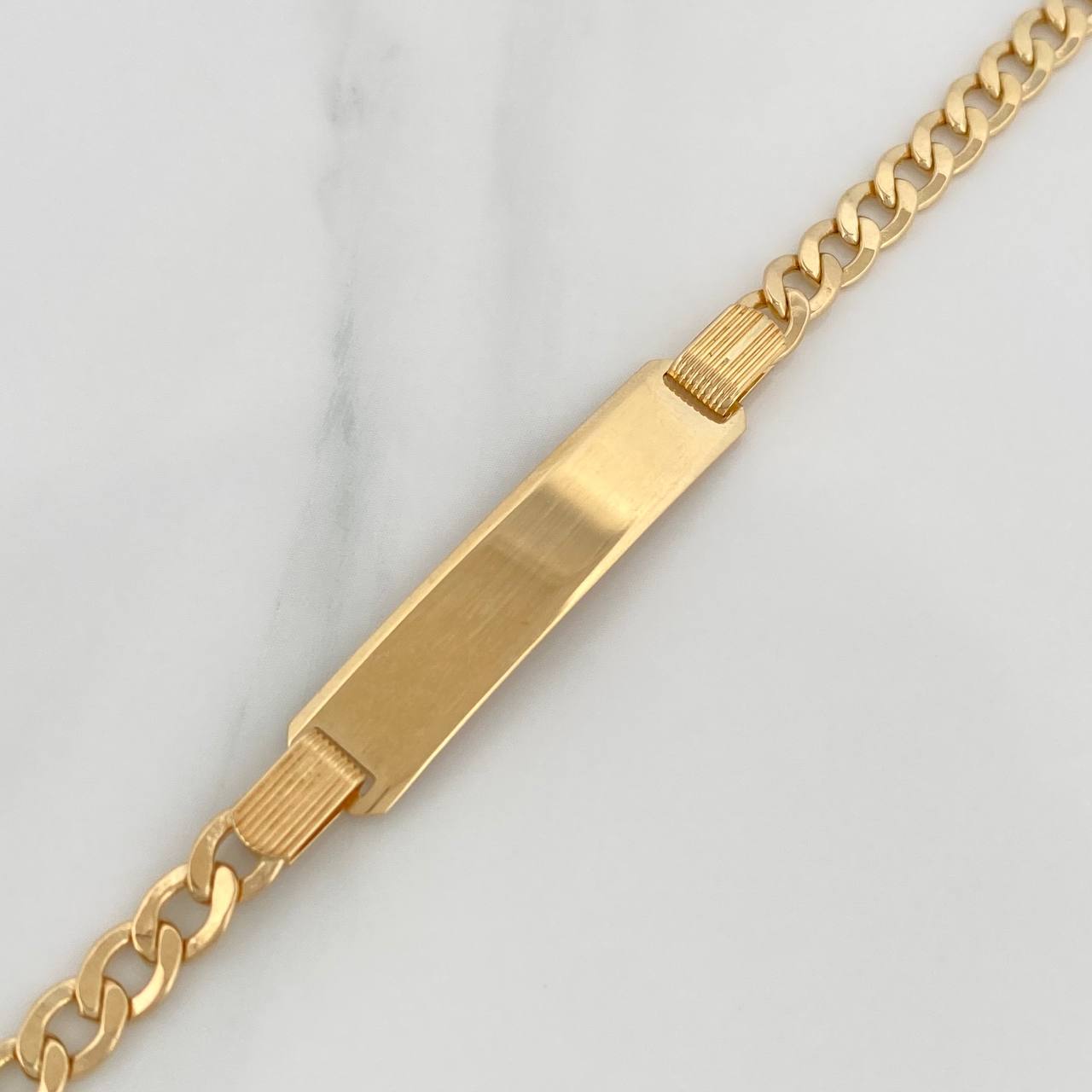 Pulso Placa Cubana 7.3gr / 7 3/4 in / 7mm Oro Amarillo +1 18K $