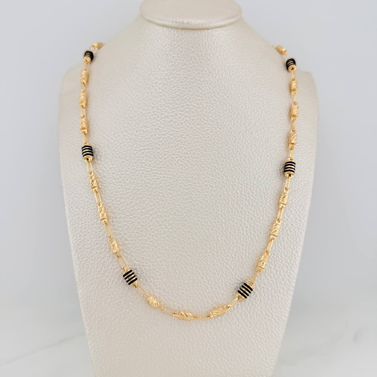 Cadena Rustica Barril 12.9gr / 24 1/2 in / 3.5mm Oro Amarillo 18K &