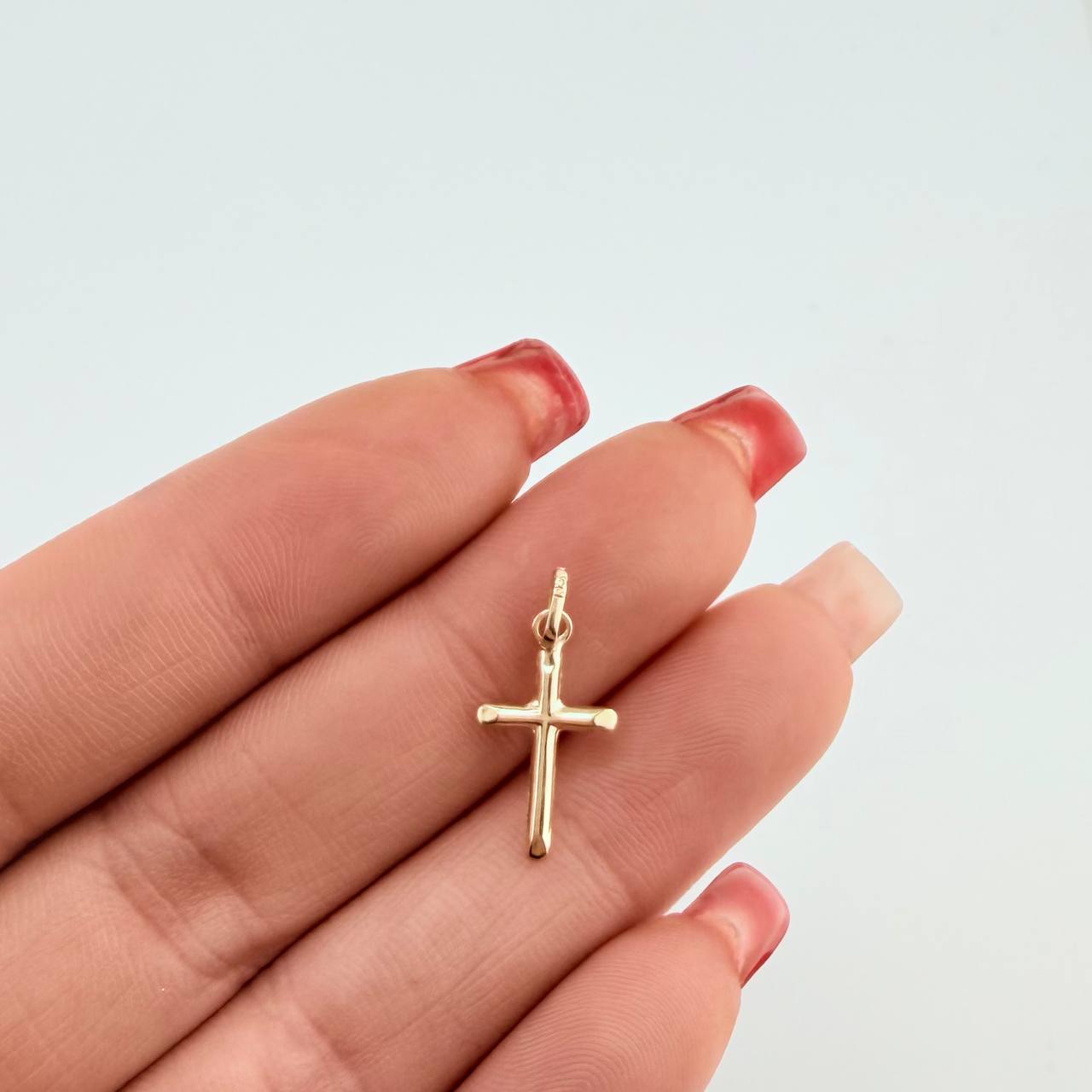 Dije Cruz Puntas Planas 0.55gr / 1 in / Oro Amarillo 18K *