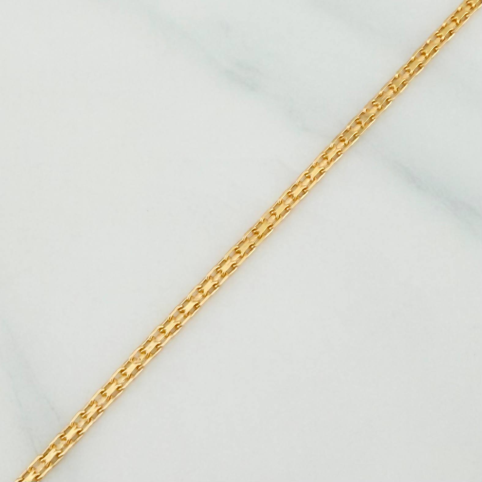 Cadena China 2.9 g / 15 3/4 in / 1.6 mm Oro Amarillo 18K