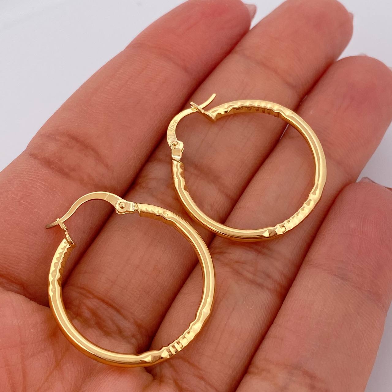 Candongas Megan 1.7gr / 1 in / Oro Amarillo 18K %