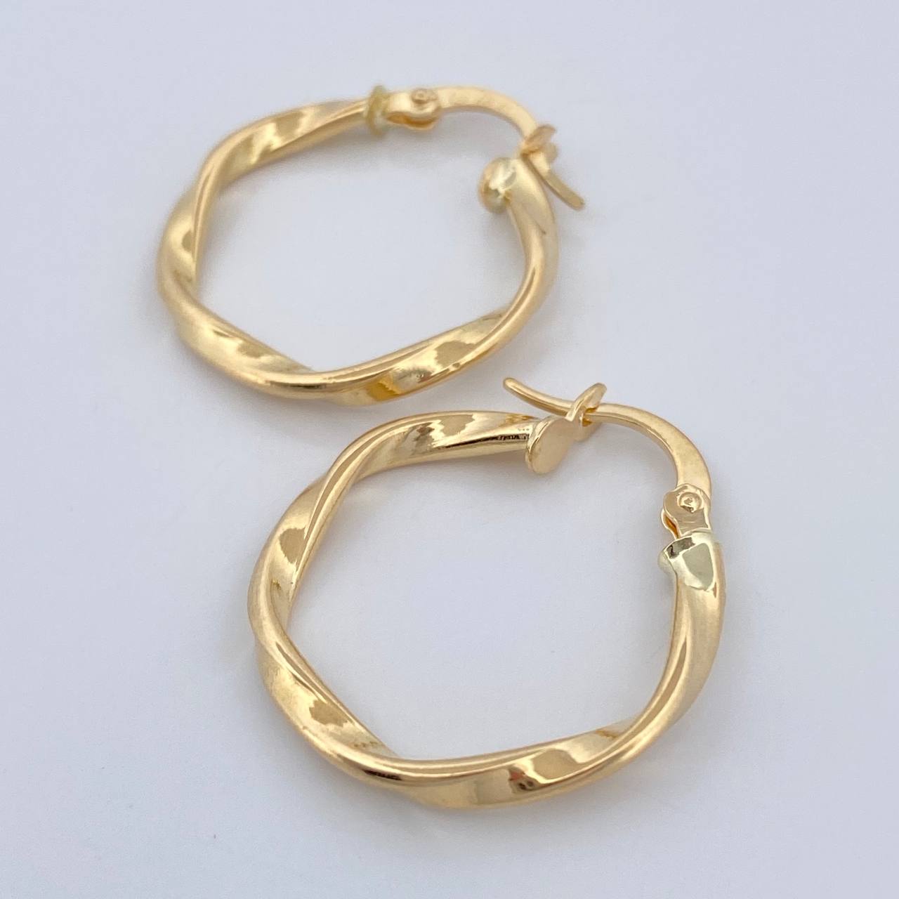 Candongas Asby 1.6gr / 1 in / Oro Amarillo 18K %