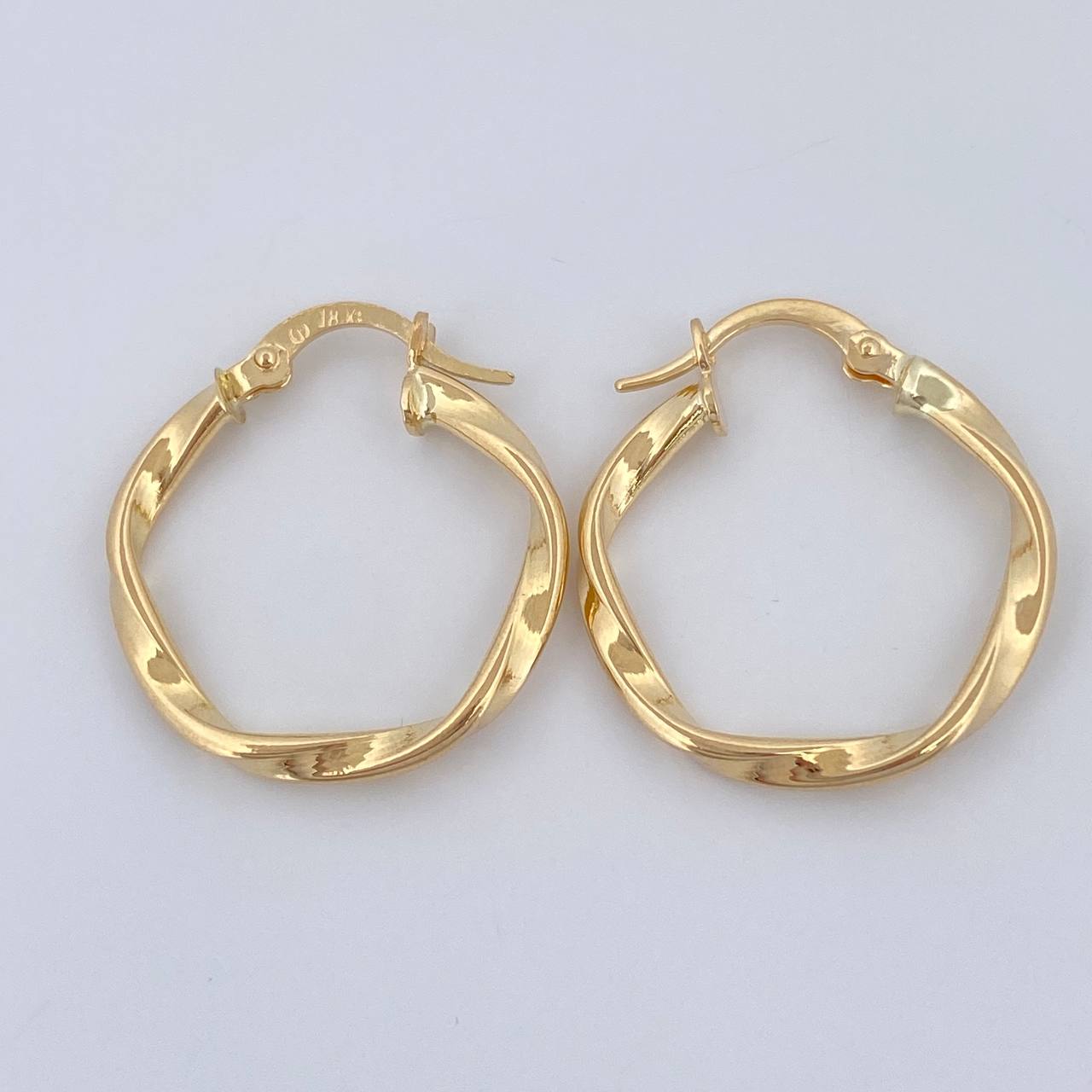 Candongas Asby 1.6gr / 1 in / Oro Amarillo 18K %