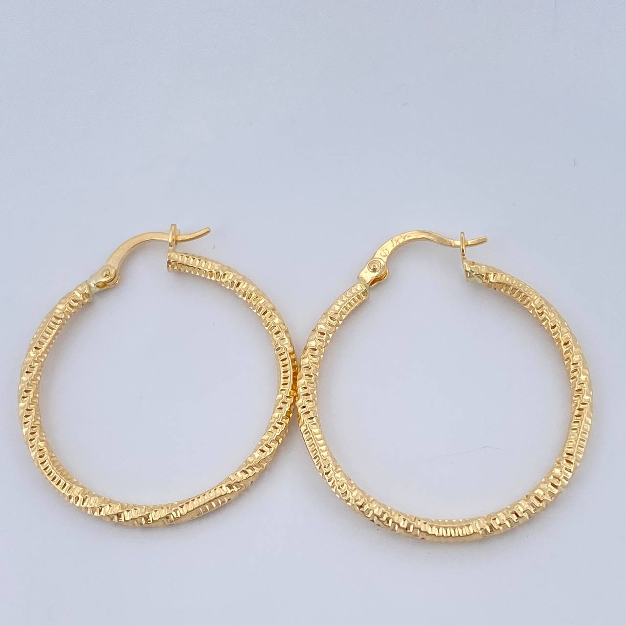Candongas Megan 1.9gr / 1 1/4 in / Oro Amarillo 18K %