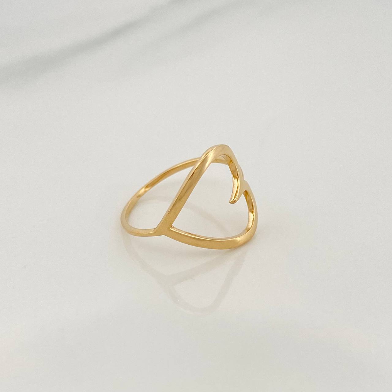Anillo Corazon 1.4 g / T5 Oro Amarillo 18K