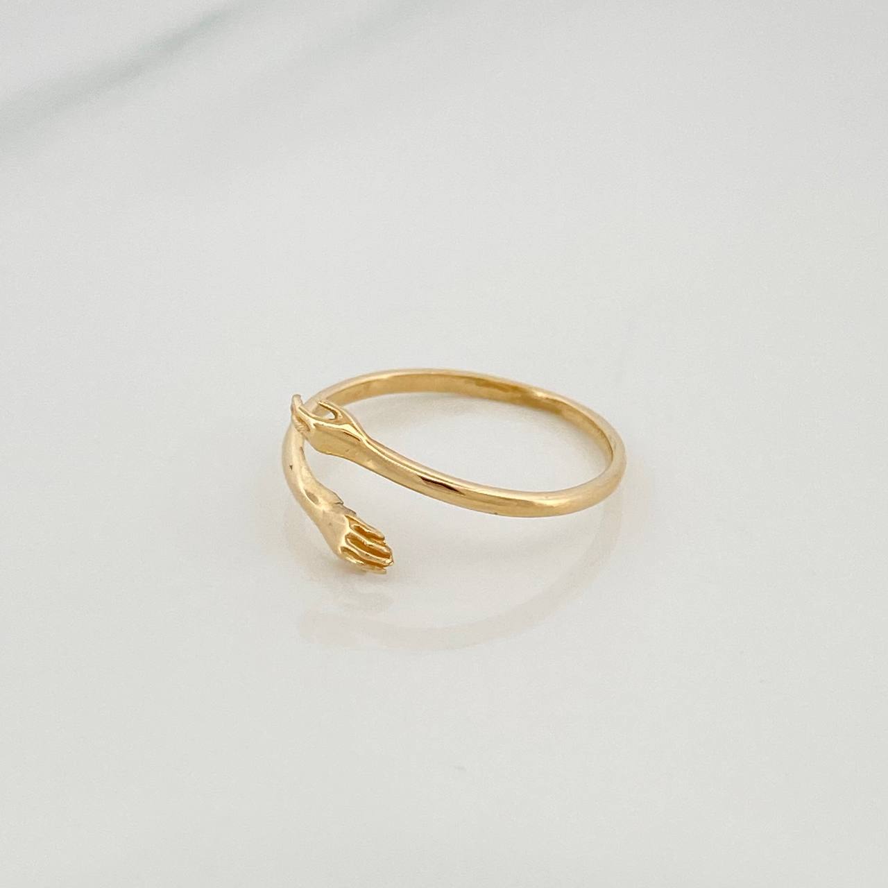 Anillo Abrazo 1.35 g / T6 3/4 Oro Amarillo 18K