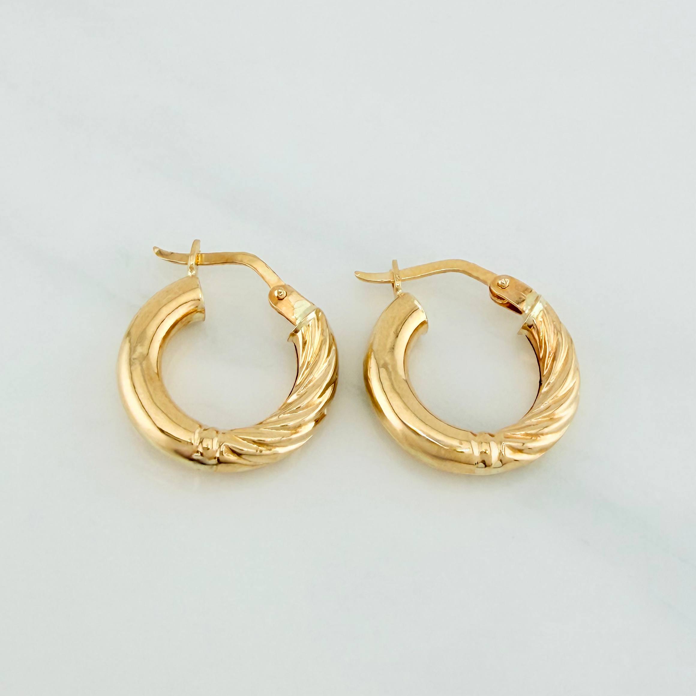 Candongas Adel 1.7 g / 3/4 in Oro Amarillo 18K