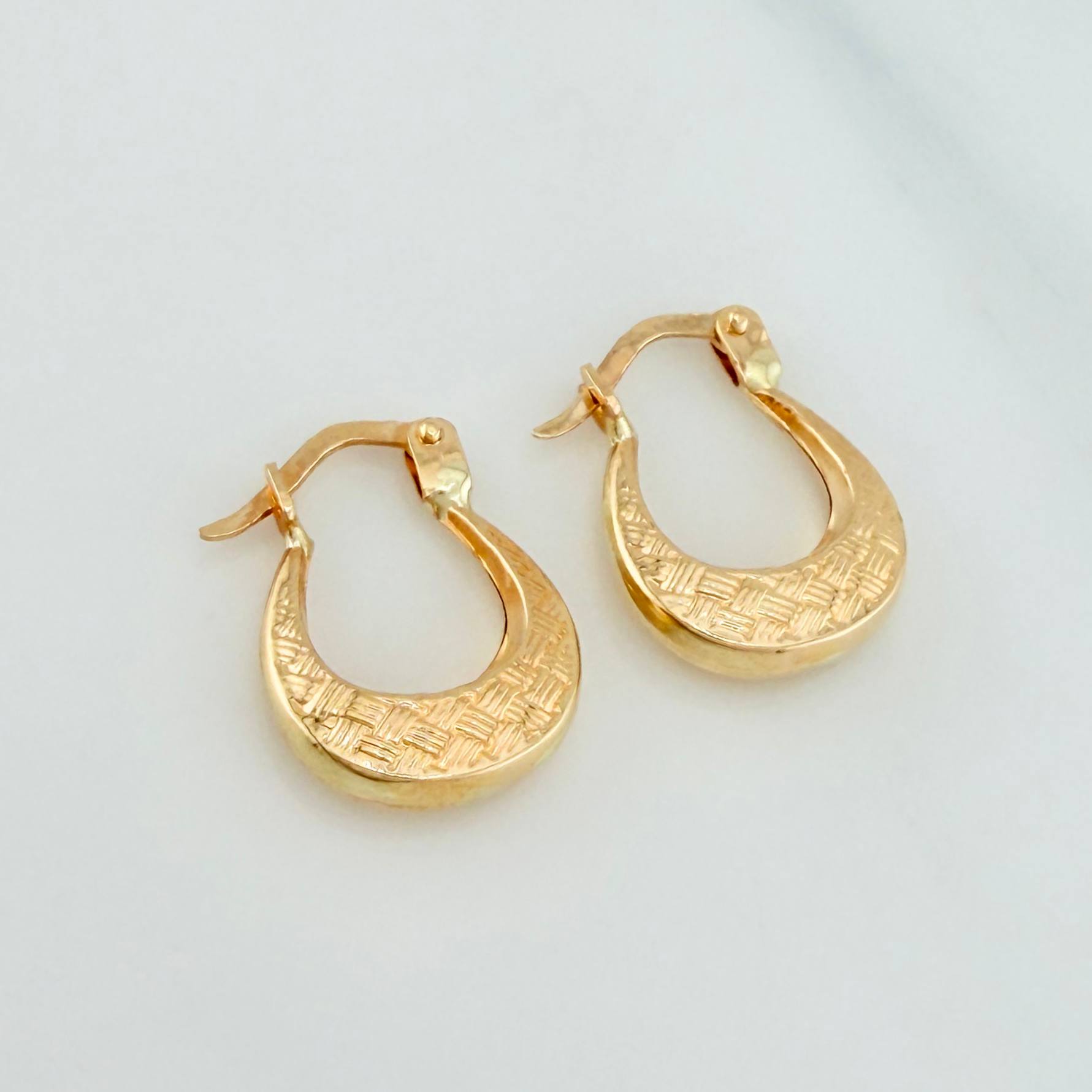 Hoop Earrings Bag 1.2 g / 1/2 in 18K Yellow Gold