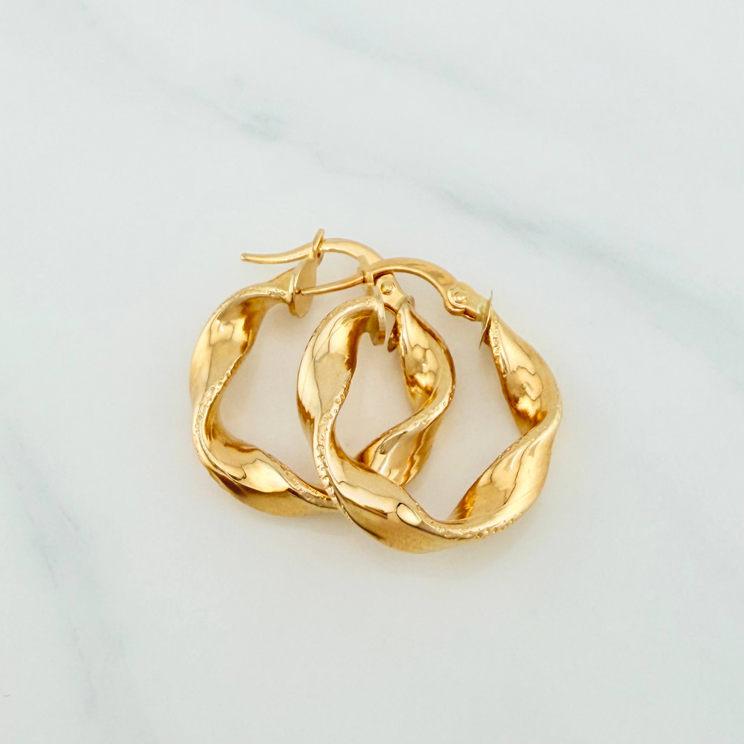 Candongas Asby 2.6 g / 3/4 in Oro Amarillo 18K