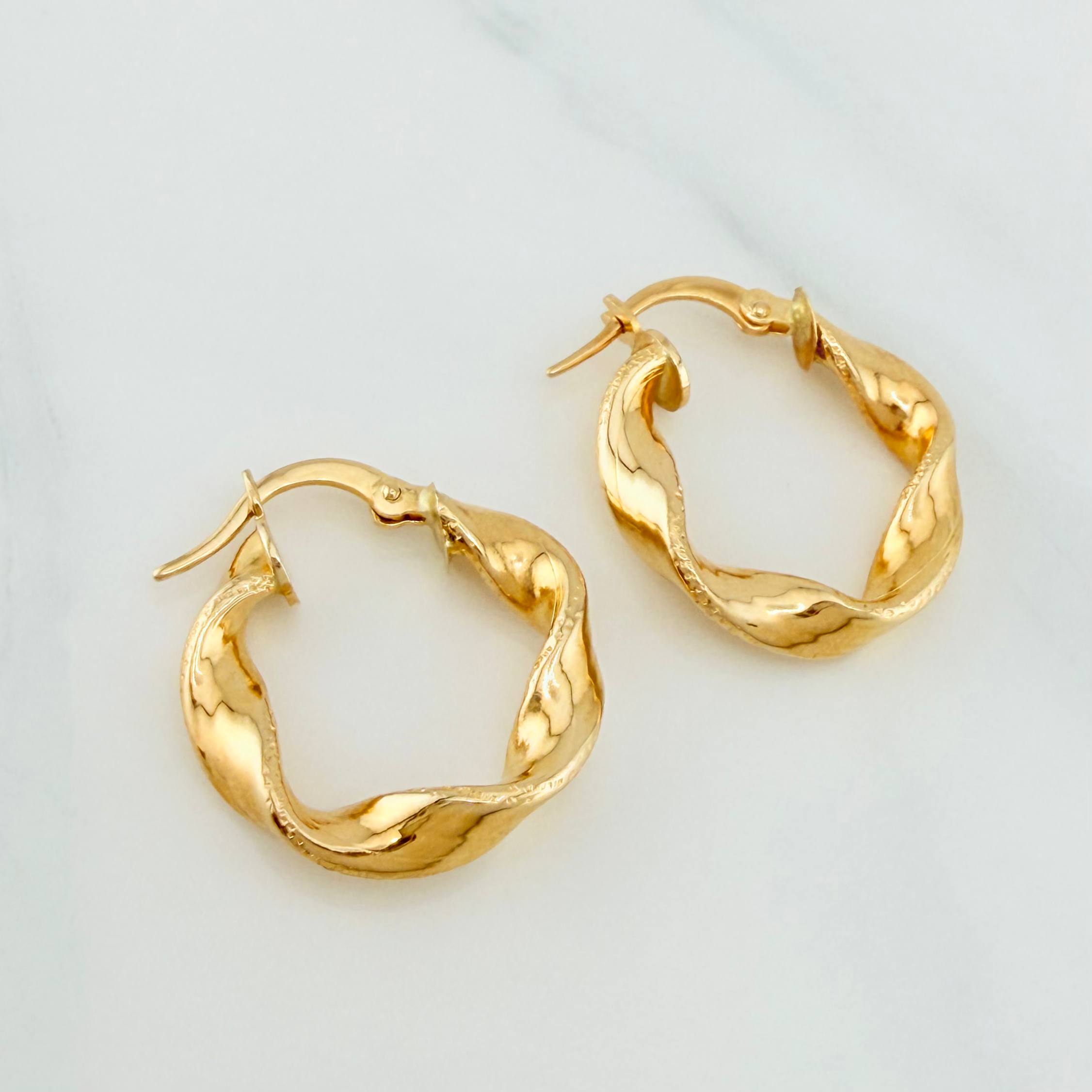 Candongas Asby 2.6 g / 3/4 in Oro Amarillo 18K