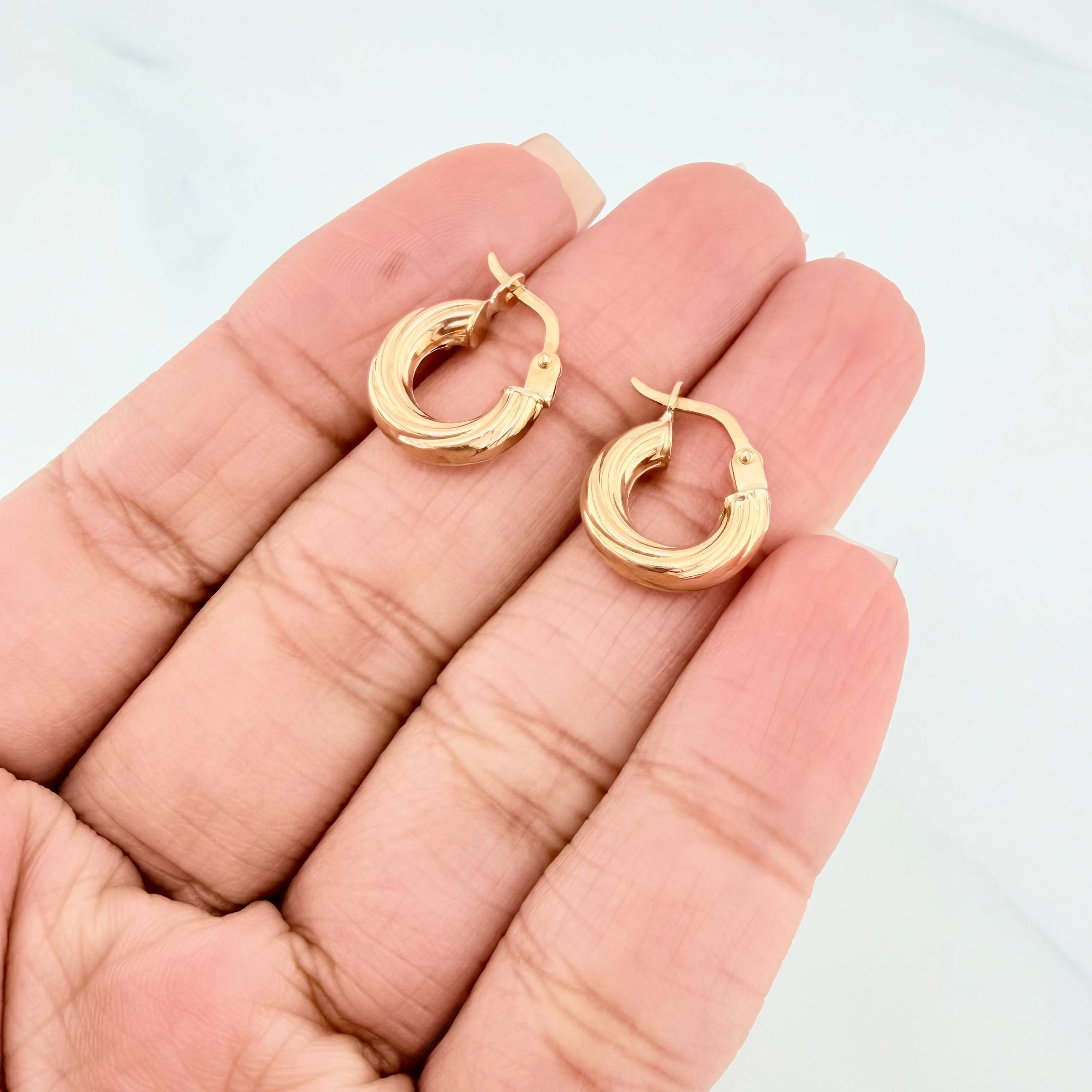 Candongas Lore 1.4 g / 1/2 in Oro Amarillo 18K
