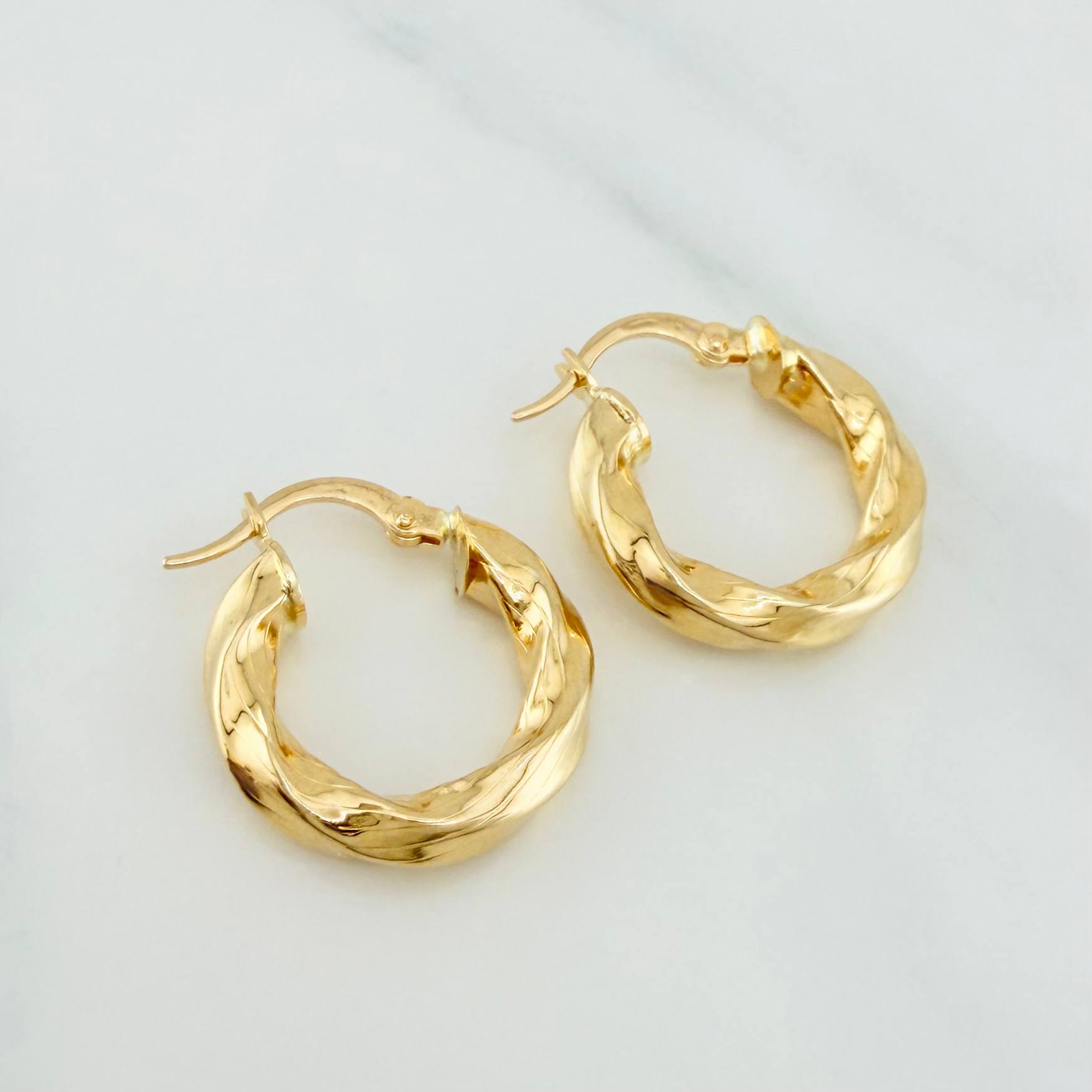 Candongas Kari 2.6 g / 3/4 in Oro Amarillo 18K