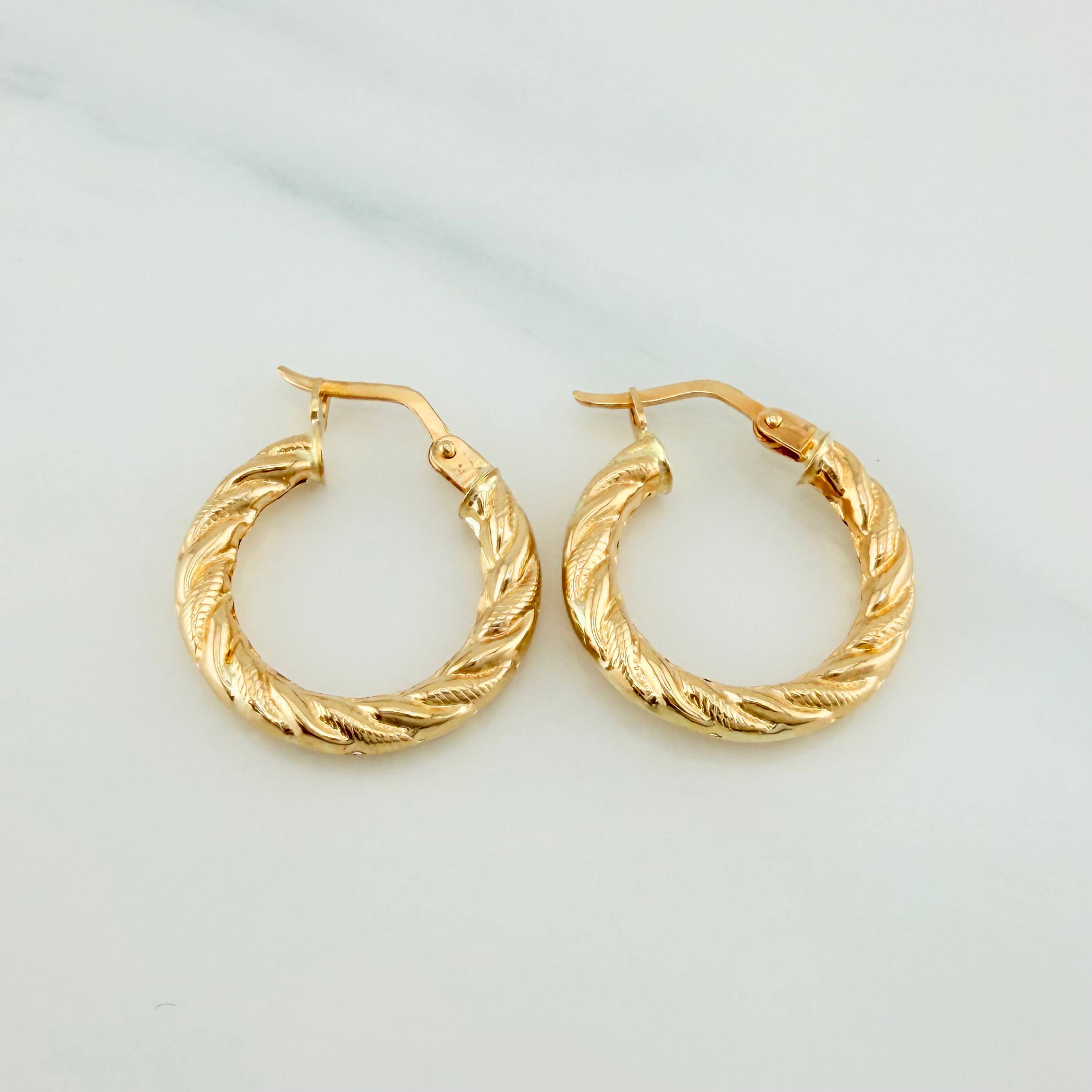 Candongas Ivy 1.85 g / 3/4 in Oro Amarillo 18K