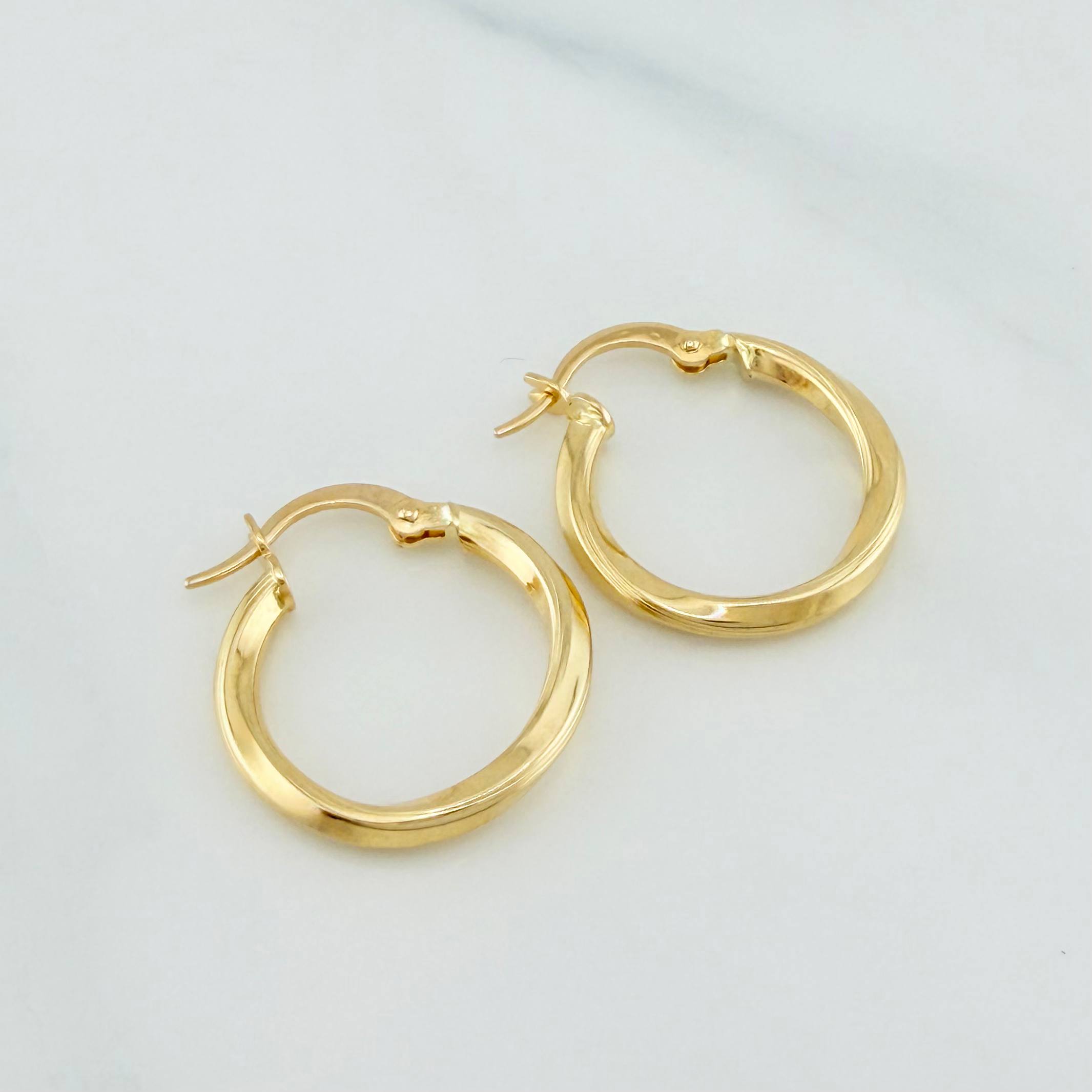 Candongas Mai 1.55 g / 3/4 in Oro Amarillo 18K
