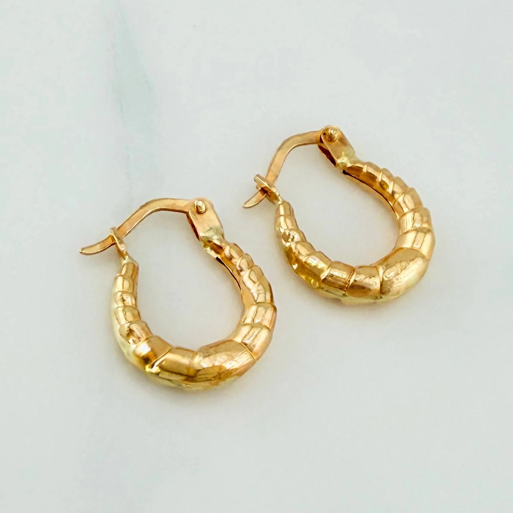 Candongas Bolso Omega 1.15 g / 3/4 in Oro Amarillo 18K