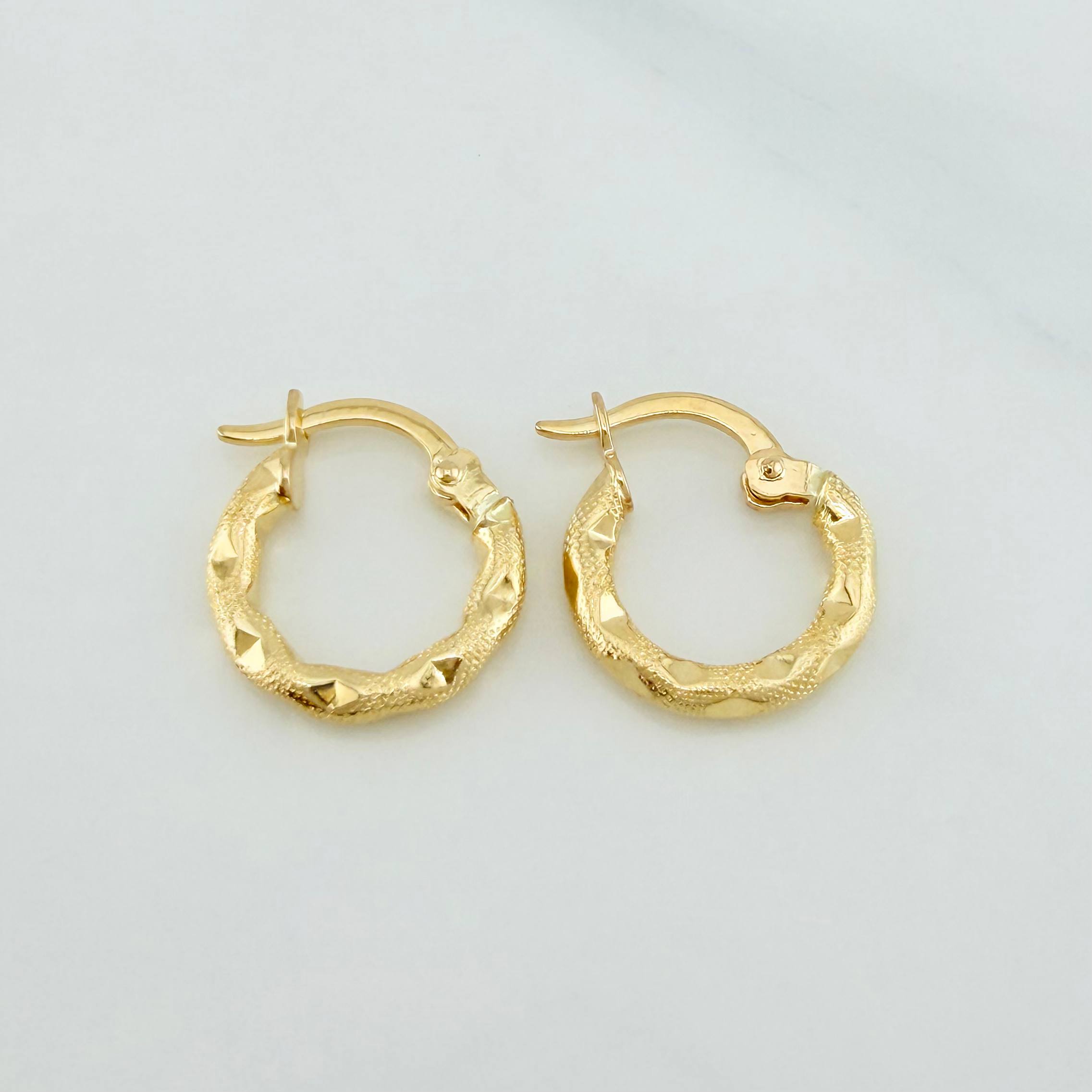 Candongas Kataleya 1.05 g / 1/2 in Oro Amarillo 18K