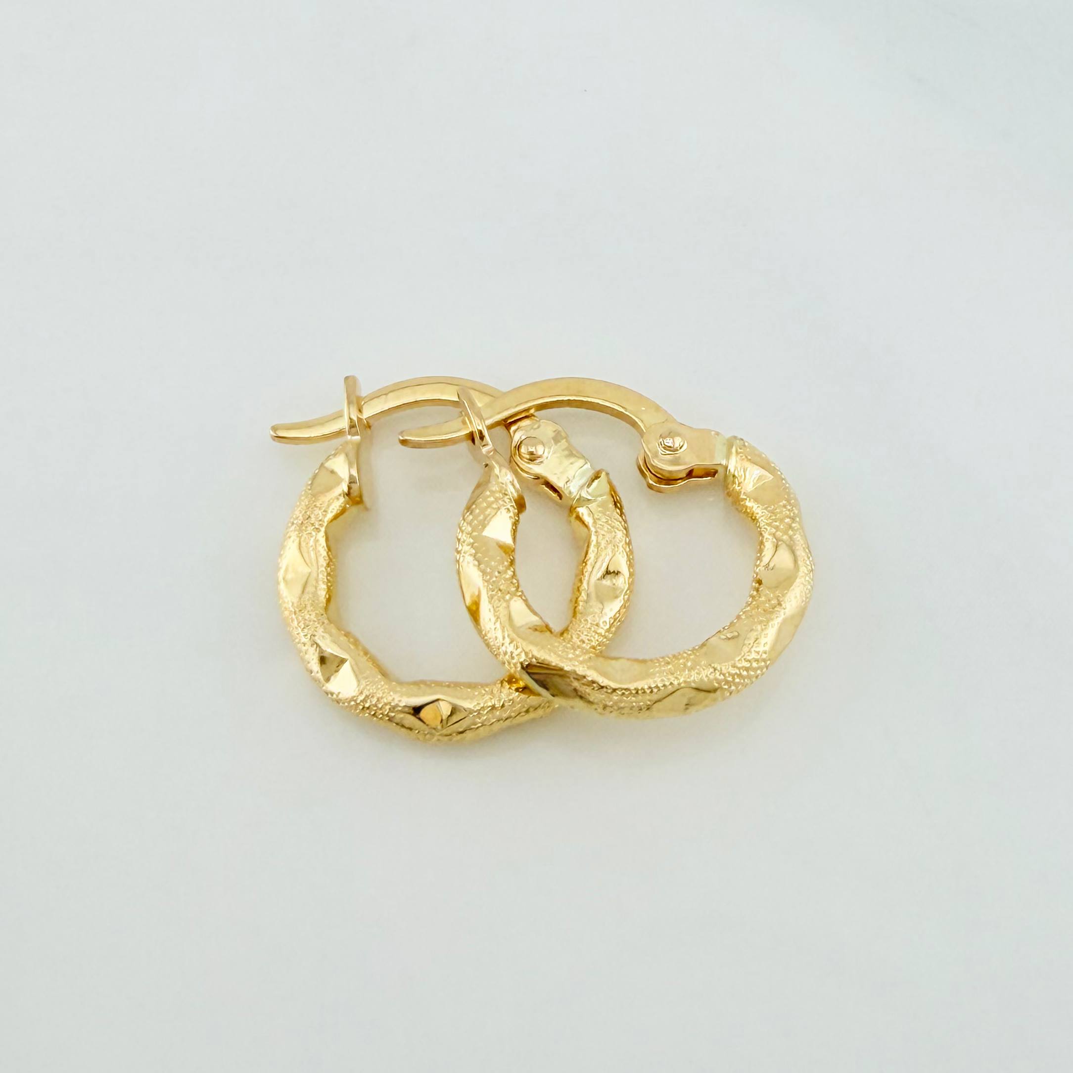 Candongas Kataleya 1.05 g / 1/2 in Oro Amarillo 18K