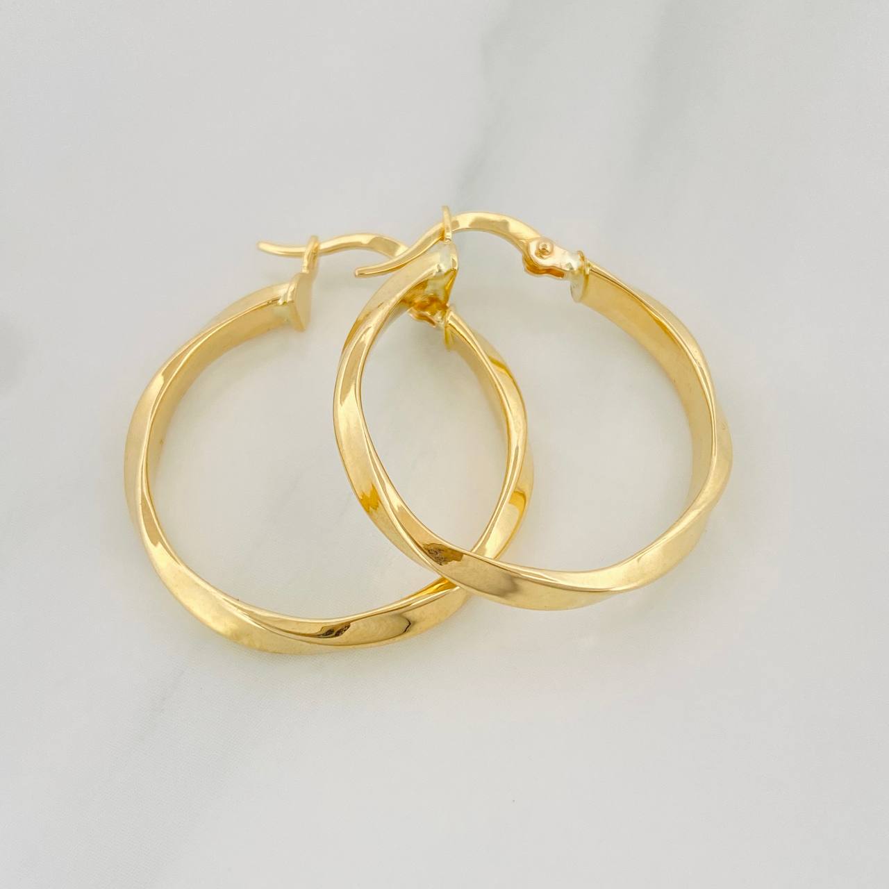Candongas Linda 2.3 g / 3/4 in Oro Amarillo 18K