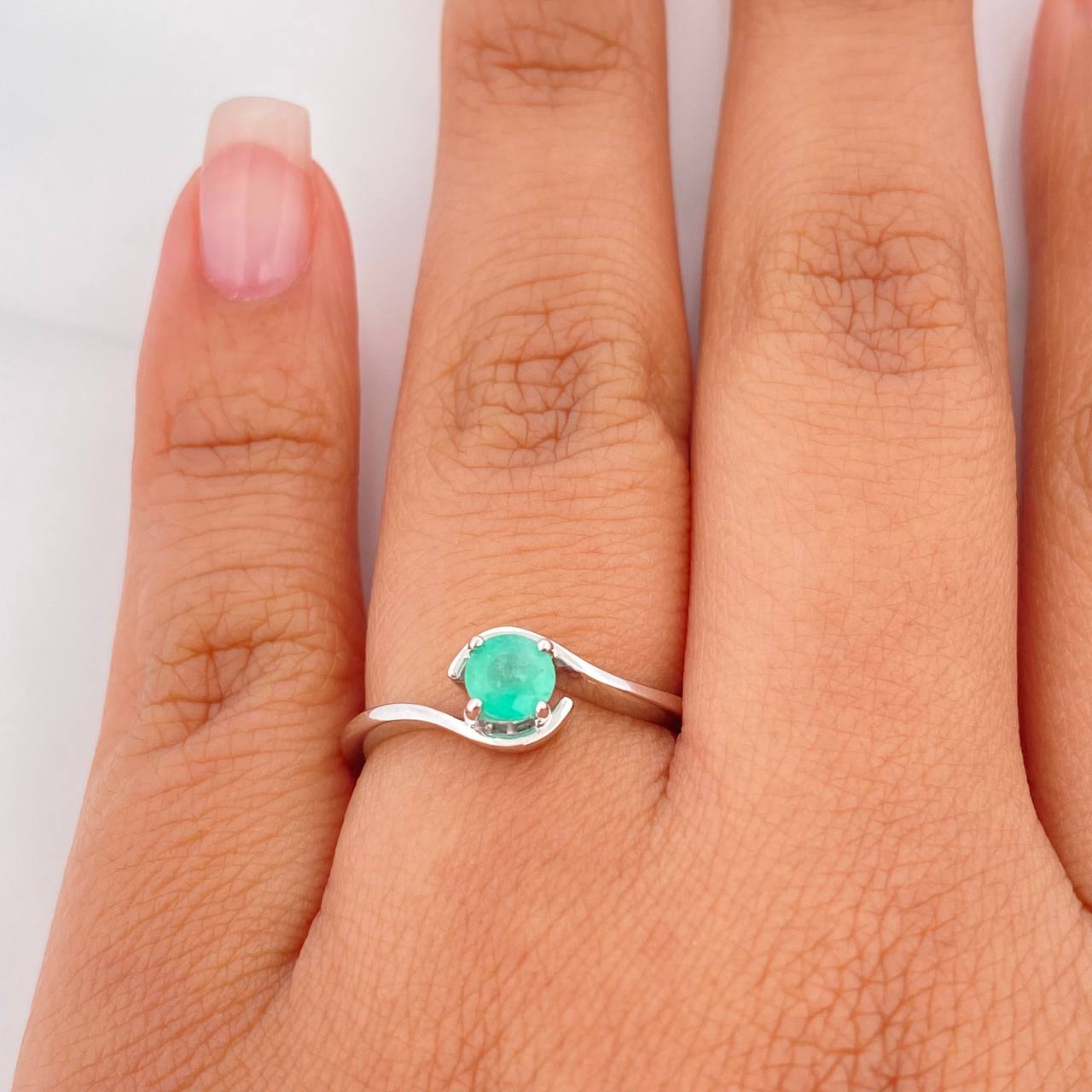 Anillo Olas Esmeralda 50Pts 2.1 g / T7 1/4 Plata 925