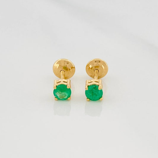 Topos Cuatro Garras Esmeraldas 44Pts 0.9 g / in / 3.9 mm Oro Amarillo 18K