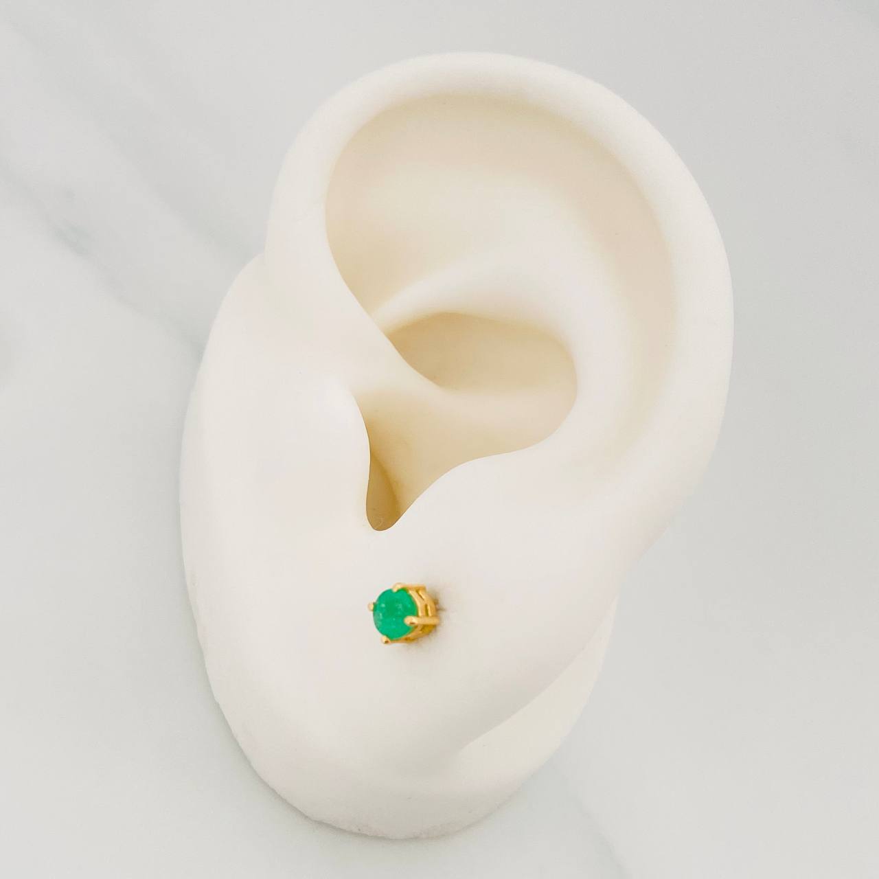 Stud Earrings Four Prongs Emeralds 44Pts 0.9 g / in / 3.9 mm Yellow Gold 18K