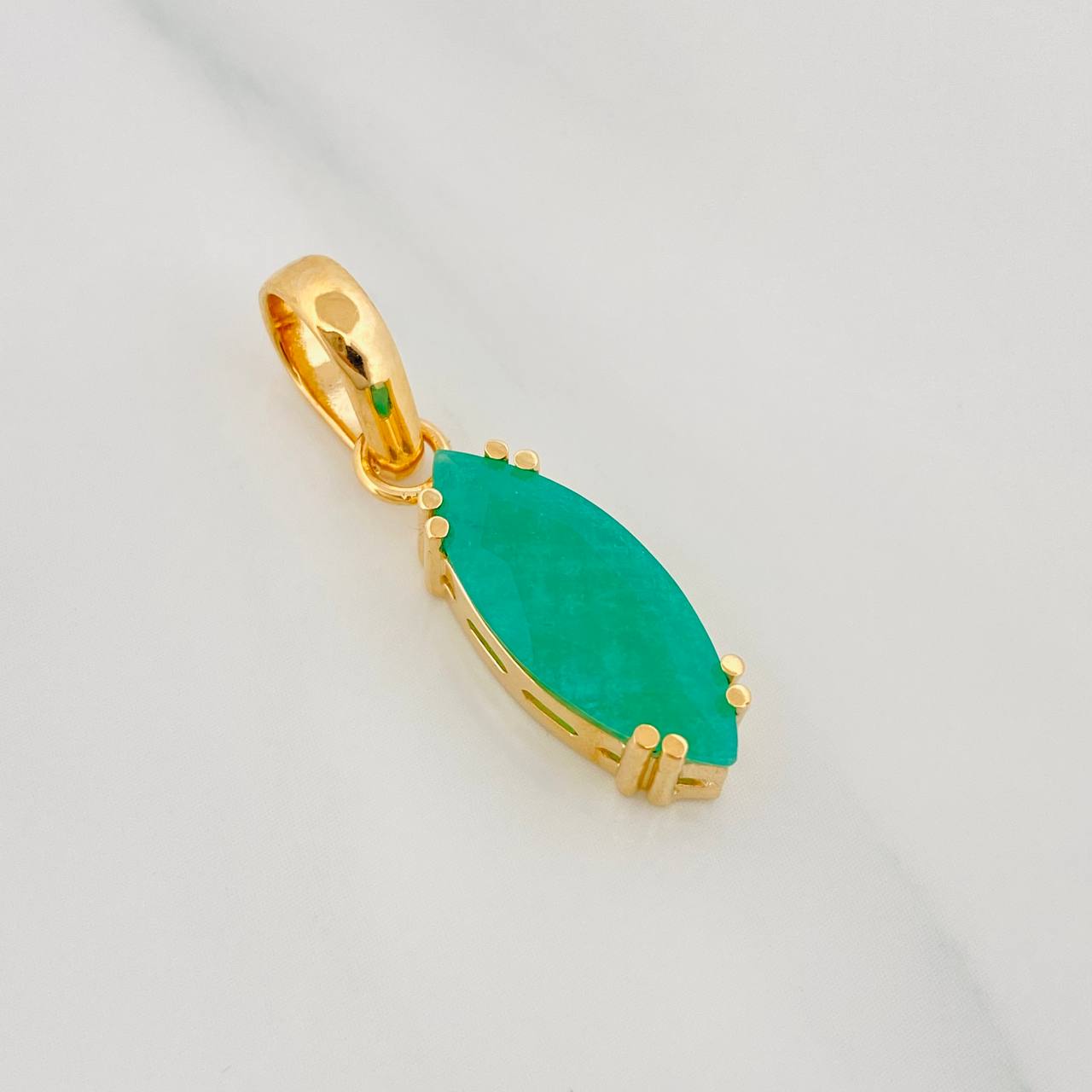 Dije Marquiz Esmeralda 2.83Qts 2.9 g / 1 in Oro Amarillo 18K
