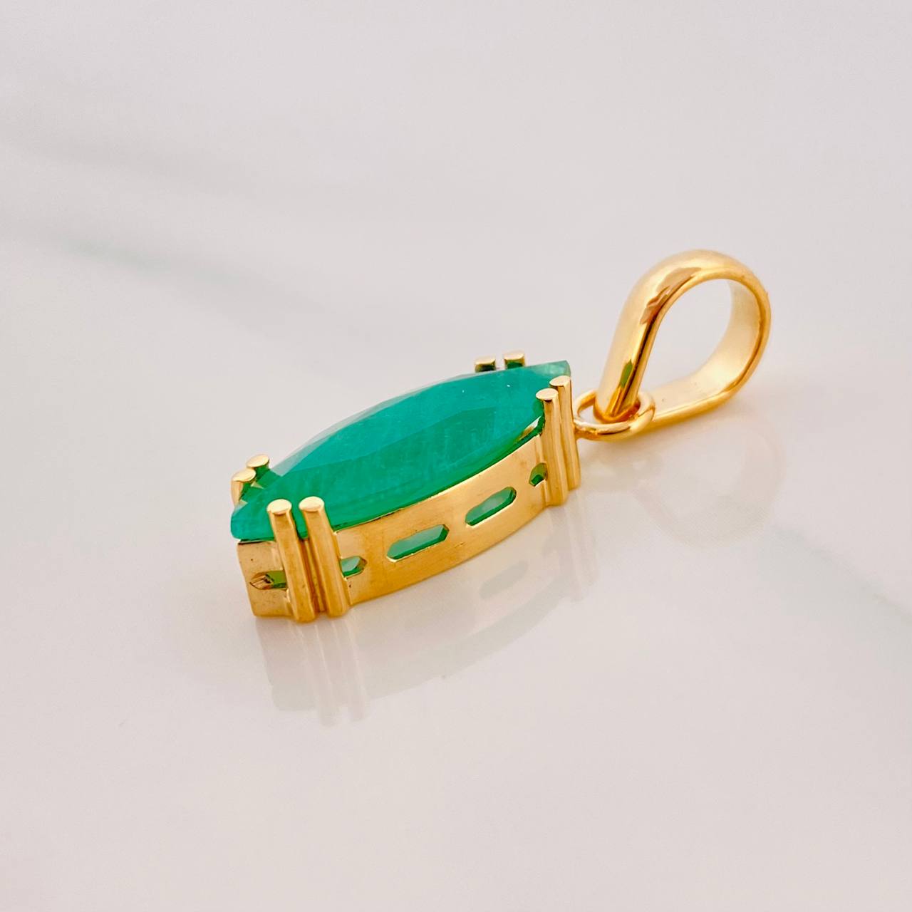 Dije Marquiz Esmeralda 2.83Qts 2.9 g / 1 in Oro Amarillo 18K