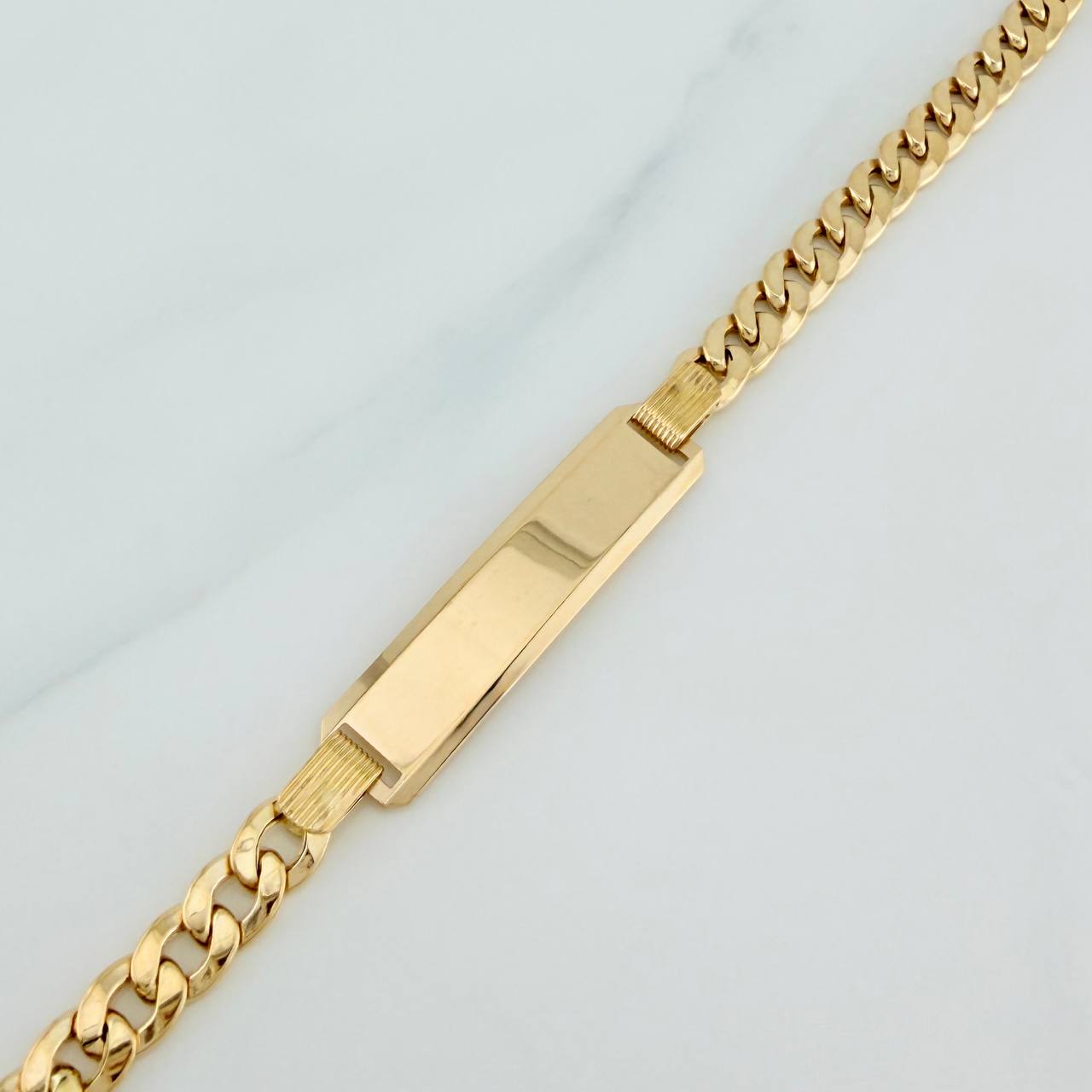Pulso Placa Cubana 11.05gr / 8 1/4 in / 4mm Oro Amarillo +1 18K $