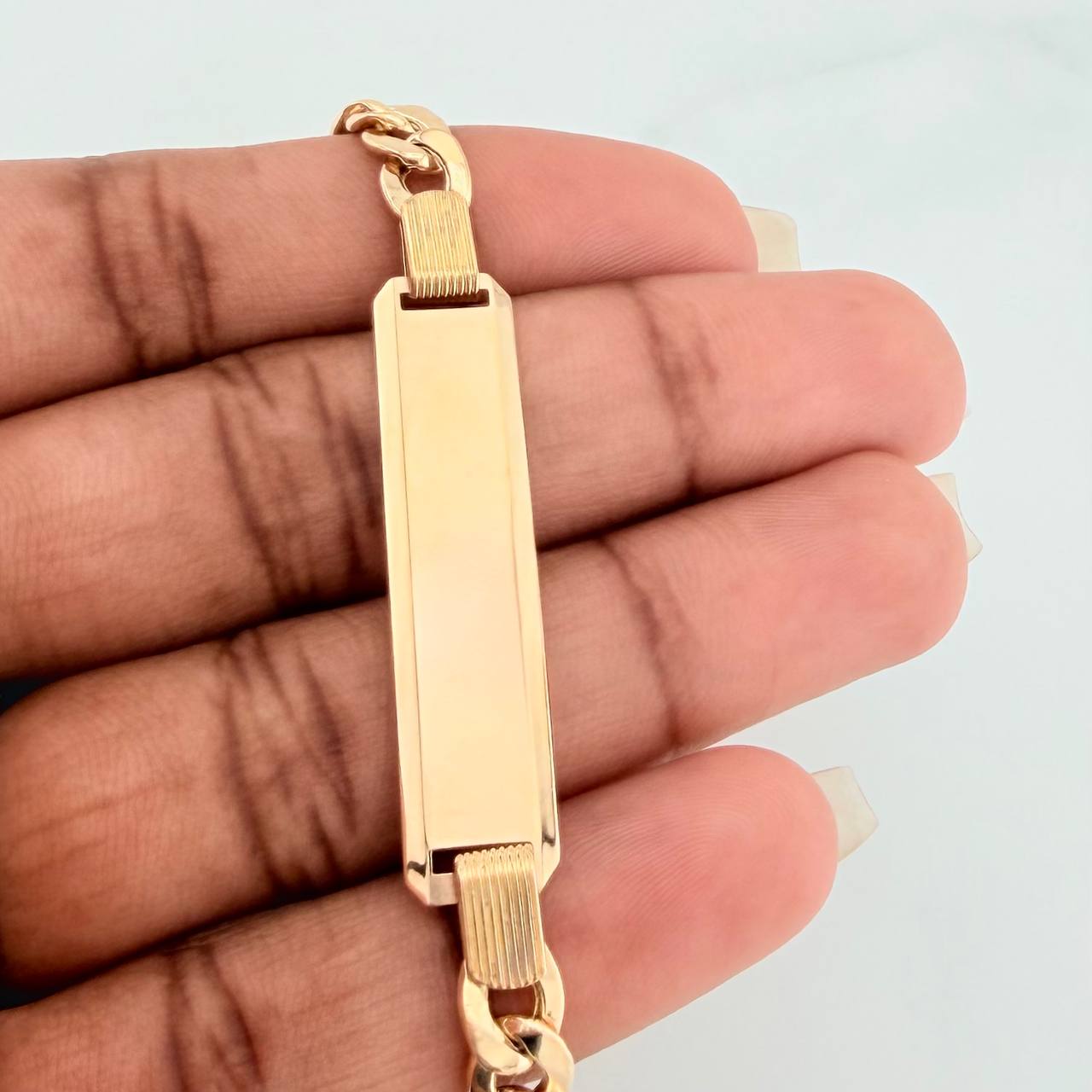 Pulso Placa Cubana 11.05gr / 8 1/4 in / 4mm Oro Amarillo +1 18K $
