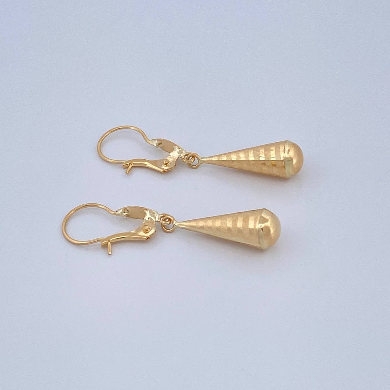 Candongas Lagrima 0.85gr / 1 1/4 in / Oro Amarillo 18K %