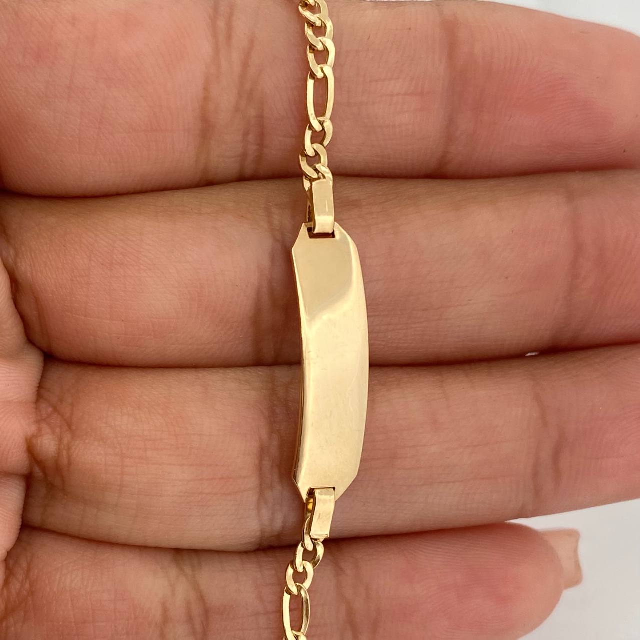 Pulso Placa Figaro 2.85gr / 6 in / 2.6mm Oro Amarillo +1 18K %