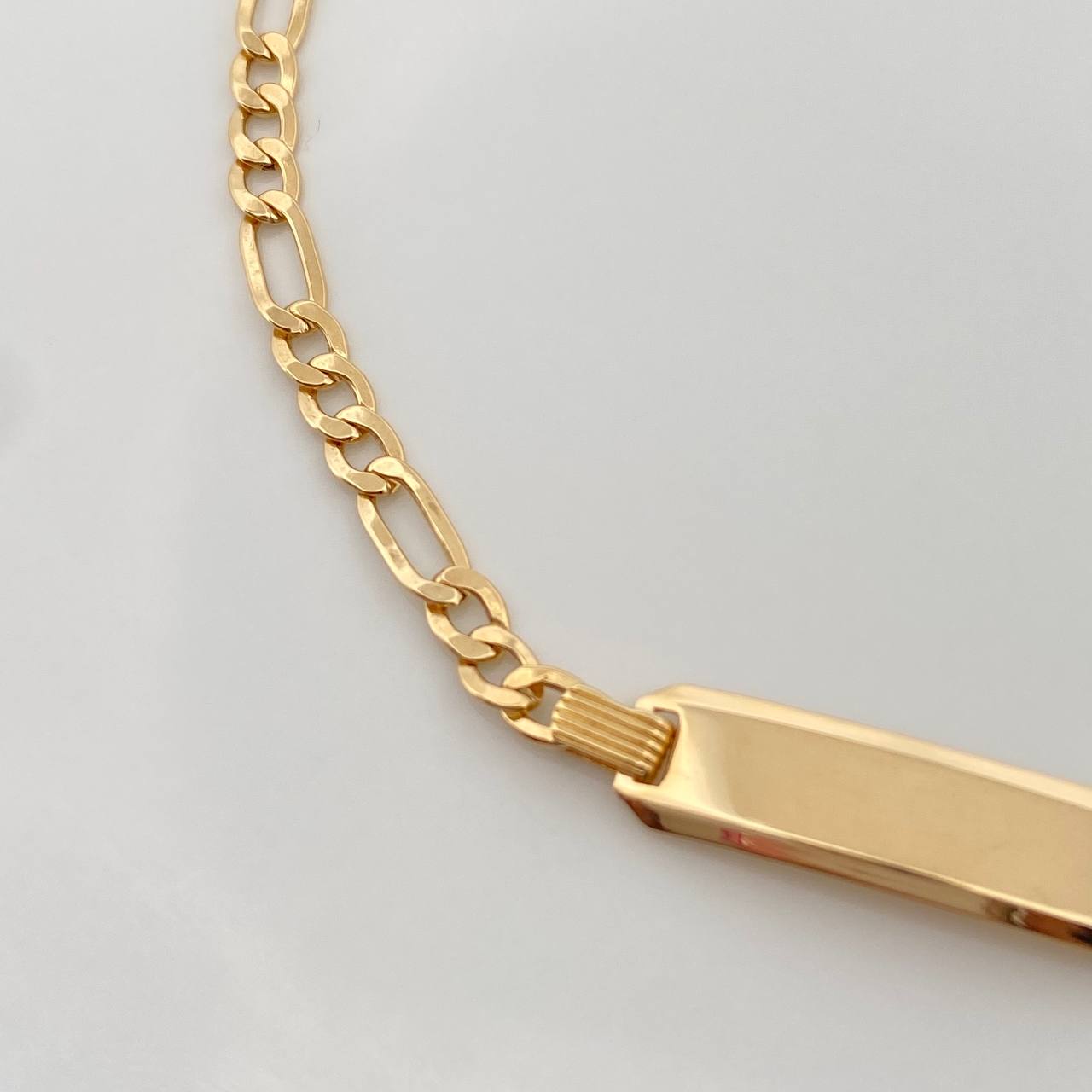 Figaro Plate Bracelet 3.45gr / 7 in / 2.8mm 18K Yellow Gold +1 %