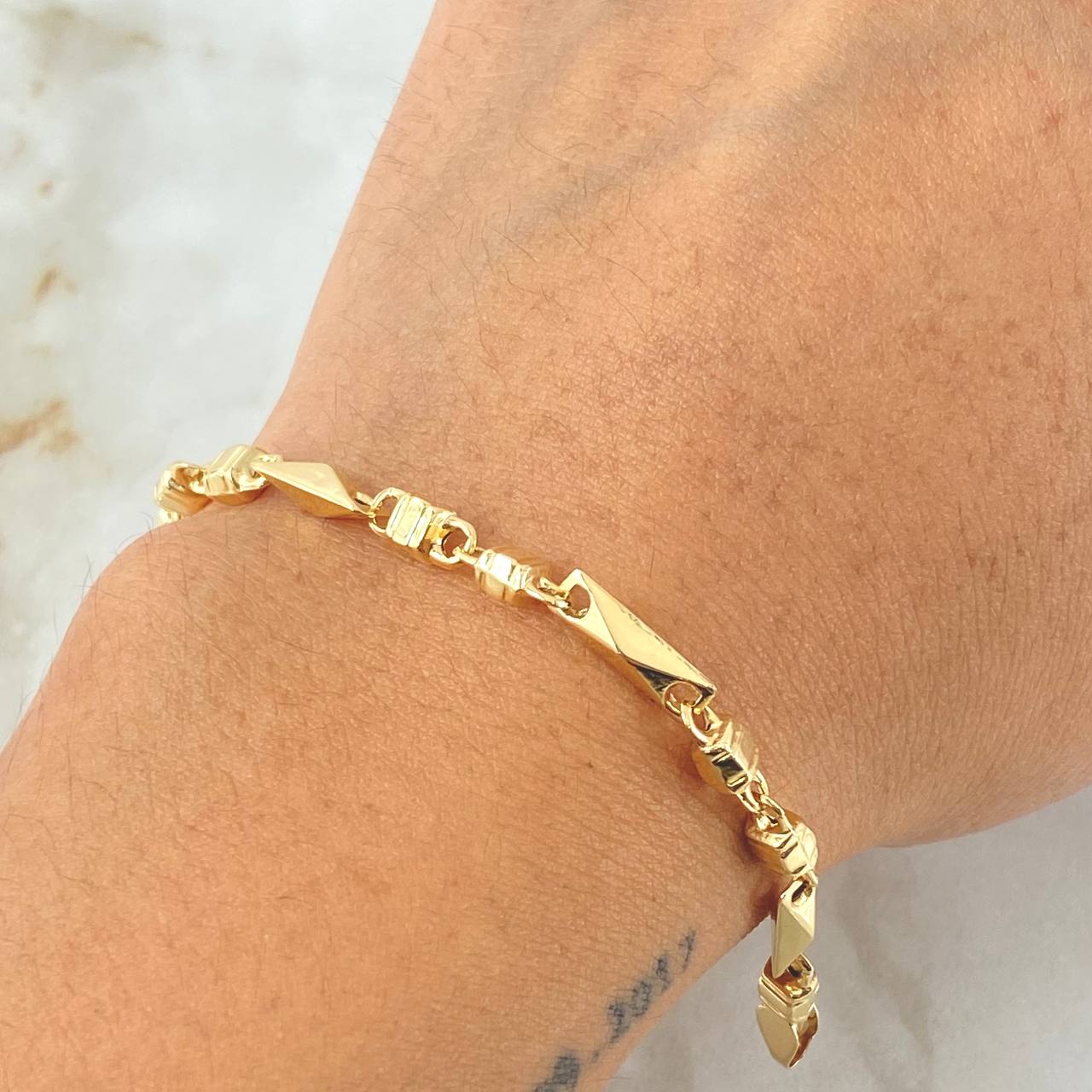 Rustic Spanish Bracelet 5.3gr / 8.1in / 18K Gold ©