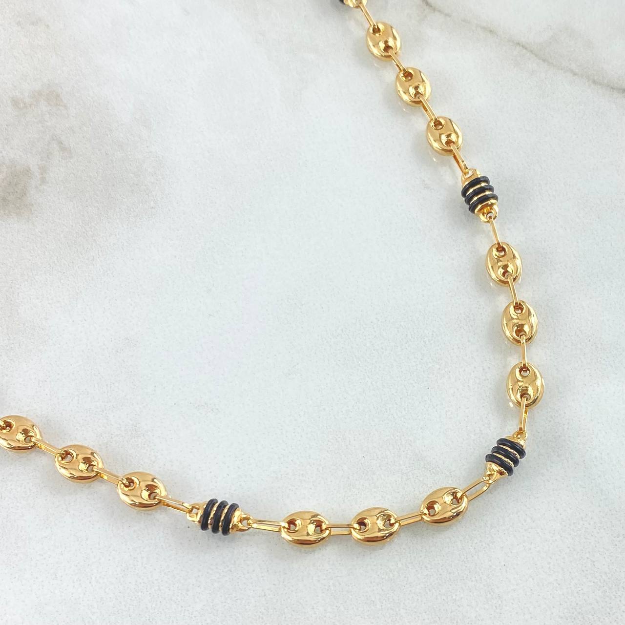 Cadena Rustica Rx Cauchos Negros 7.9gr / 19 3/4 in / 4.5mm Oro Amarillo 18K ©